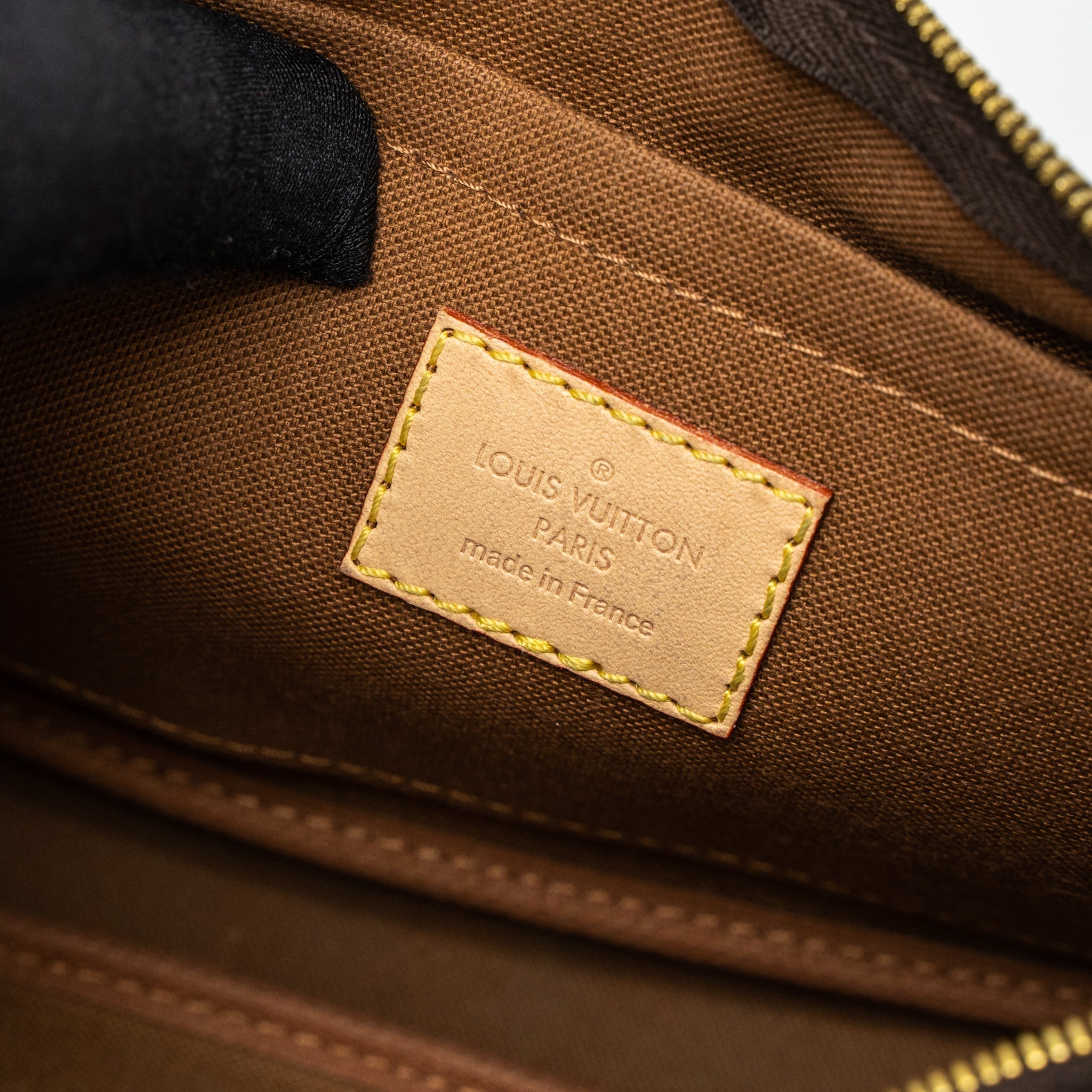louis-vuitton-multi-pochette-accessories-monogram-canvas-khaki-strap-ghw