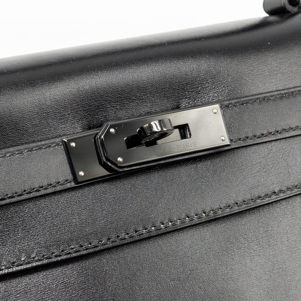 hermes-kelly-32-box-so-black-stamp-square-n