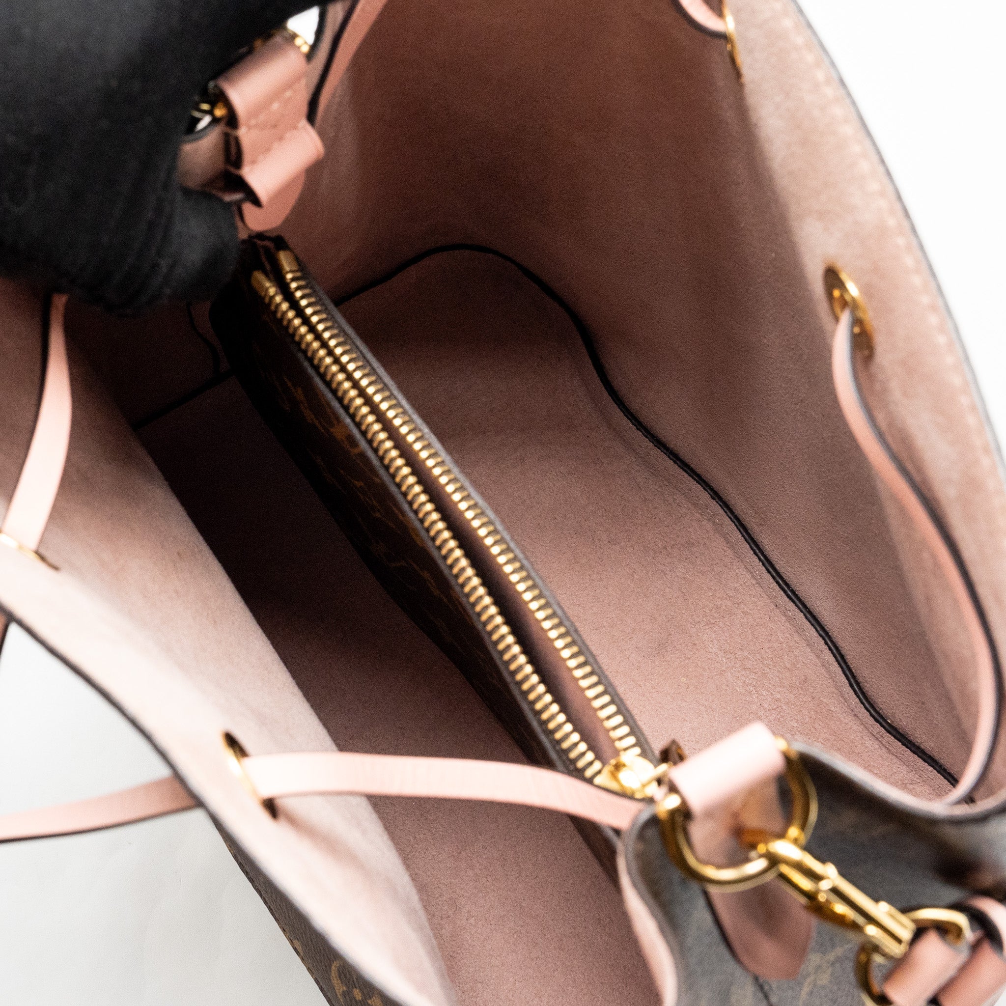louis-vuitton-neo-noe-monogram-canvas-pink-ghw-1