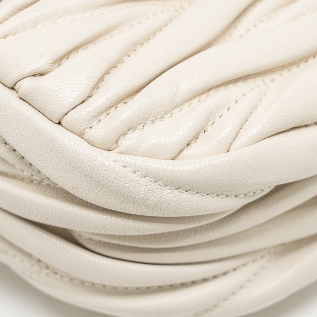 miu-miu-wander-matelasse-mini-hobo-bag-nappa-lambskin-white-ghw