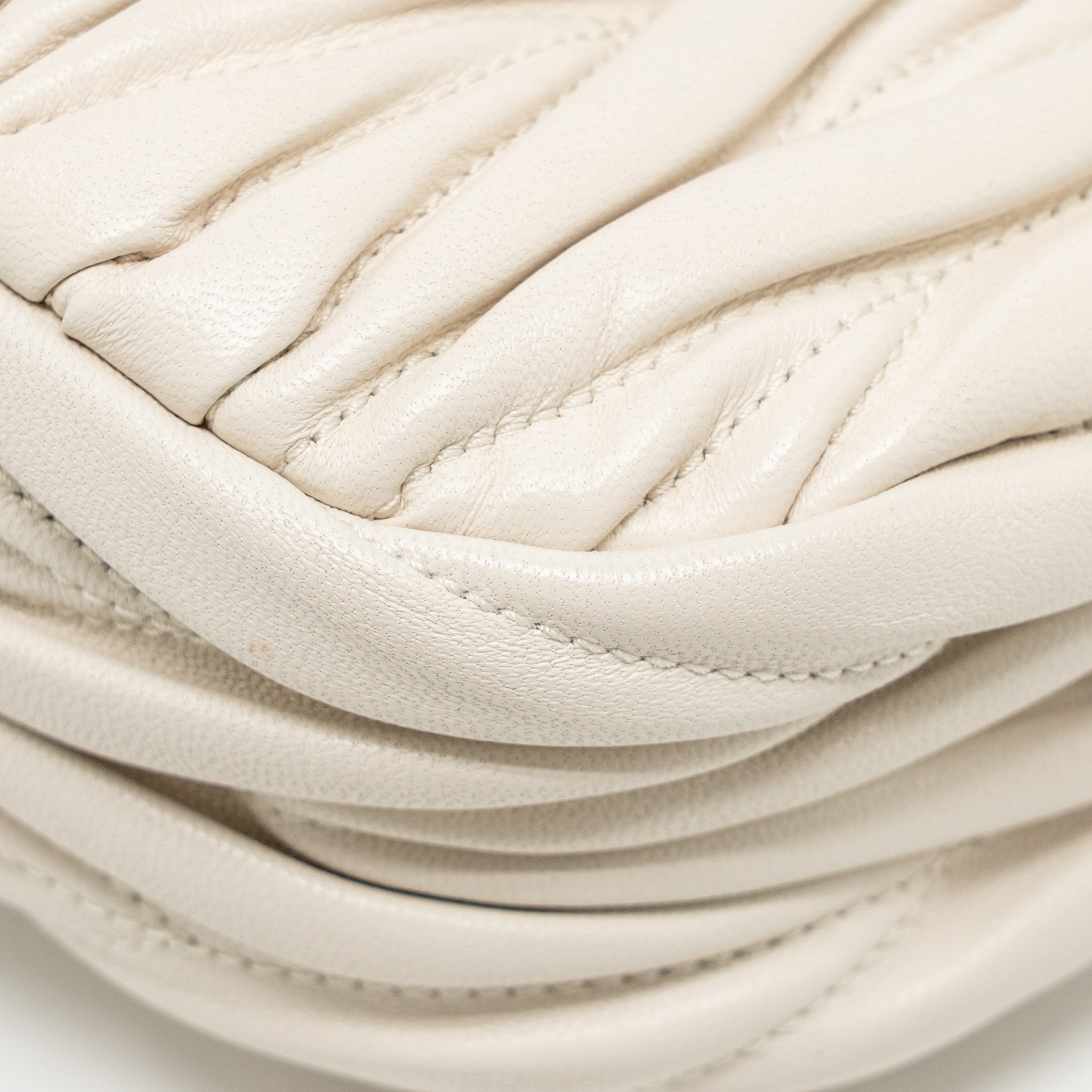 miu-miu-wander-matelasse-mini-hobo-bag-nappa-lambskin-white-ghw