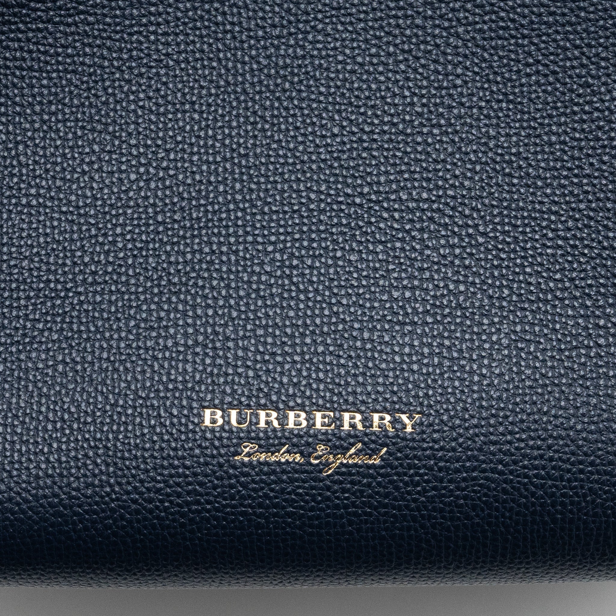 burberry-house-check-banner-tote-bag-calfskin-navy-multicoloured-ghw