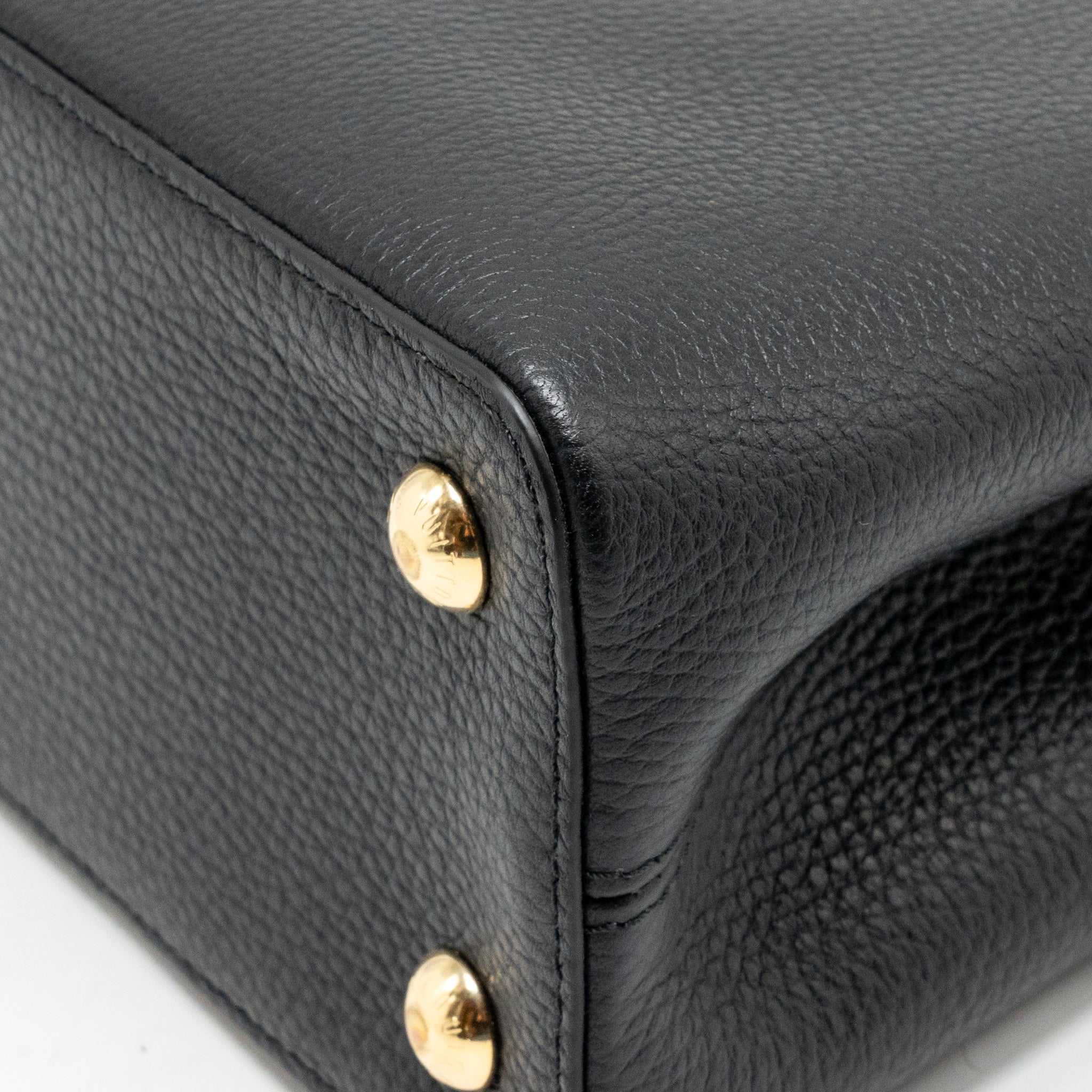 louis-vuitton-capucines-mm-taurillon-leather-black-ghw-1
