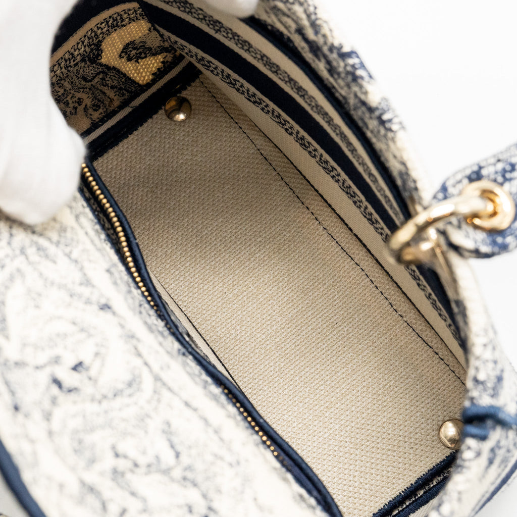 dior-blue-multicolour-bag