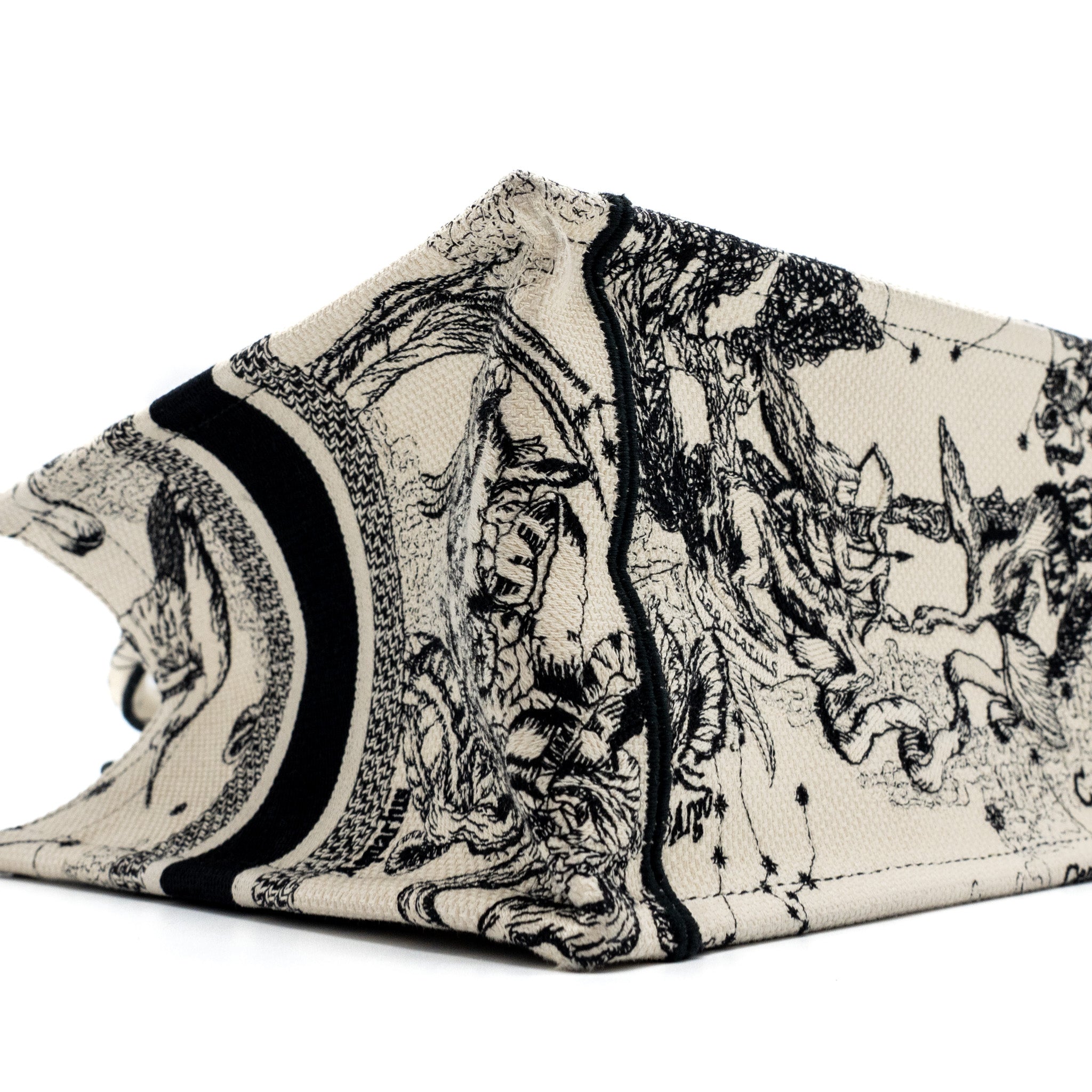 dior-small-book-tote-latte-black-toile-de-jouy-zodiac-embroidery