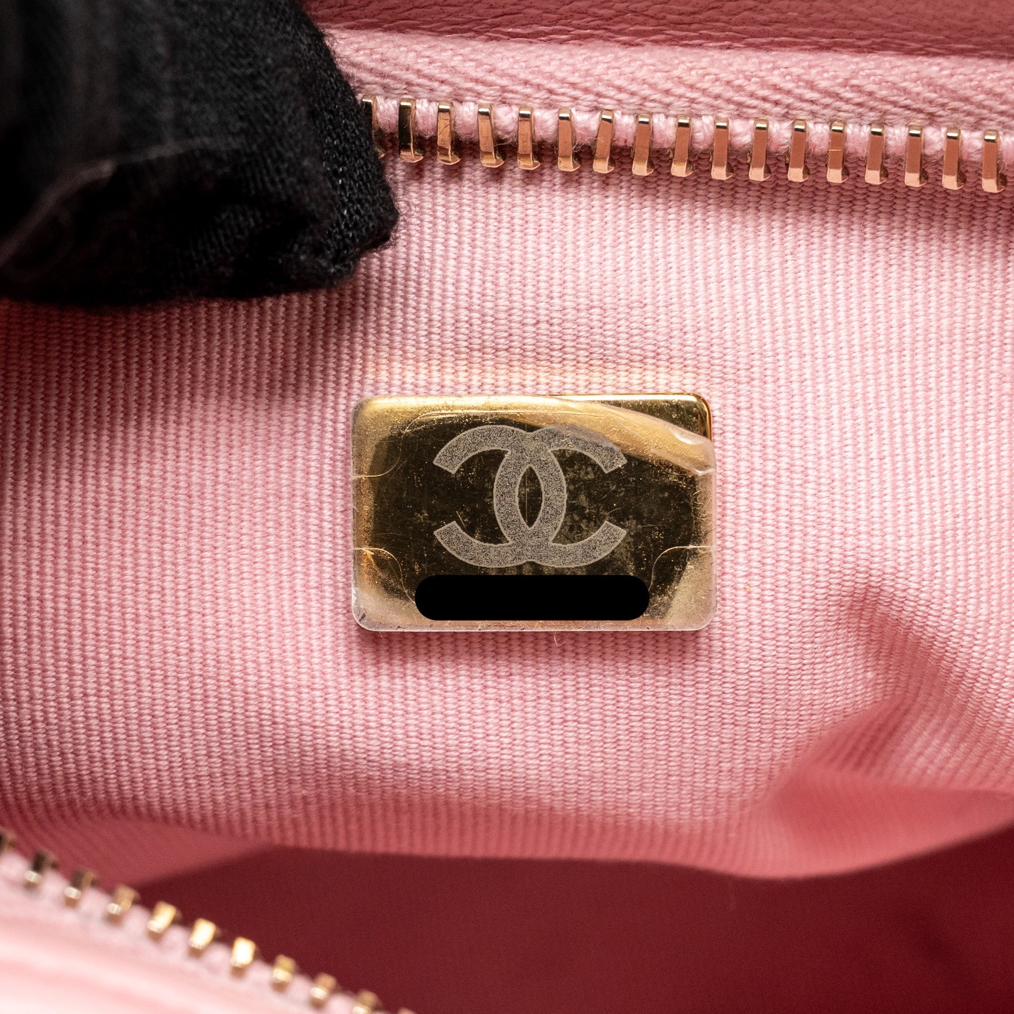 chanel-22k-hobo-bag-with-logo-chain-lambskin-pink-ghw-microchip