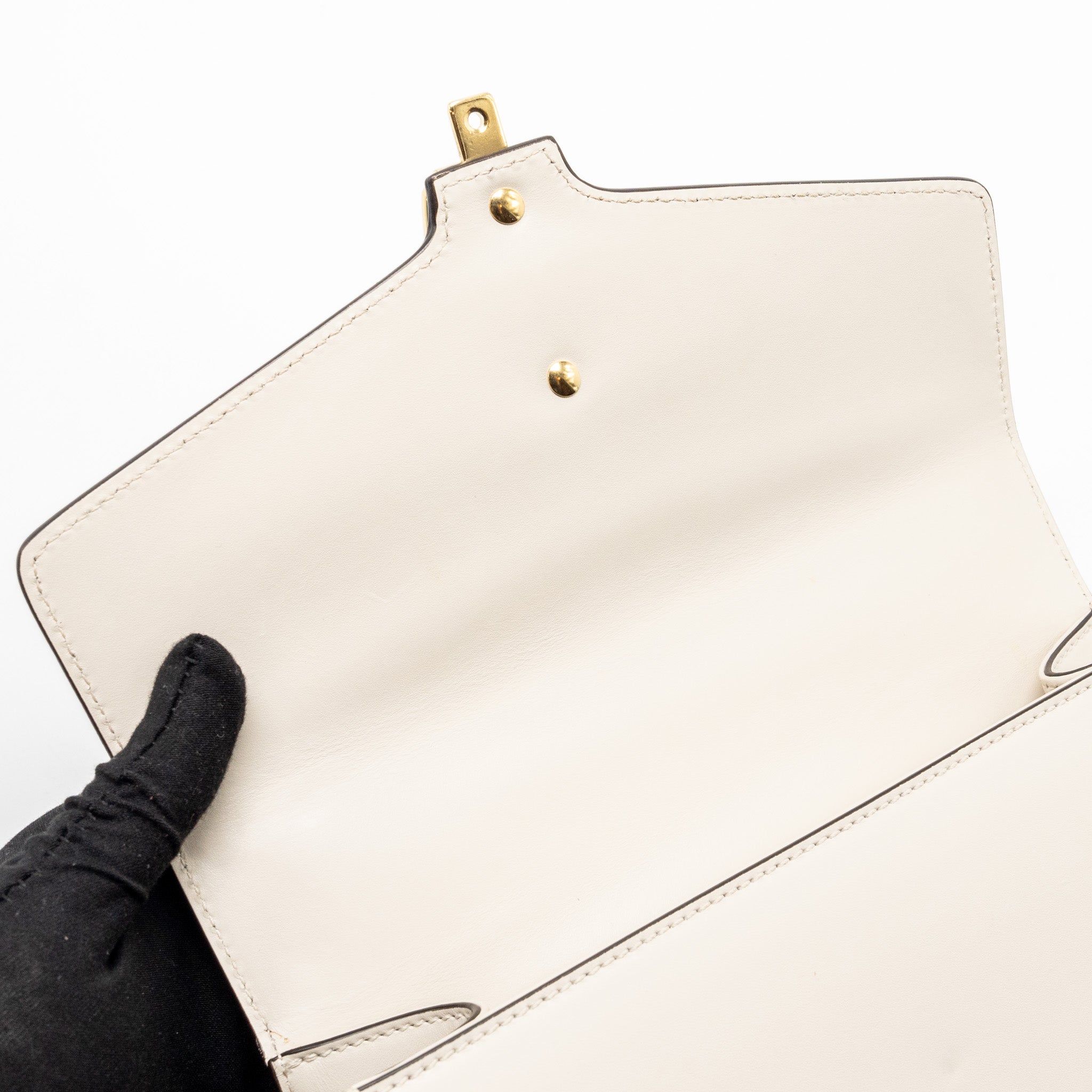 gucci-medium-sylvie-calfskin-white-ghw