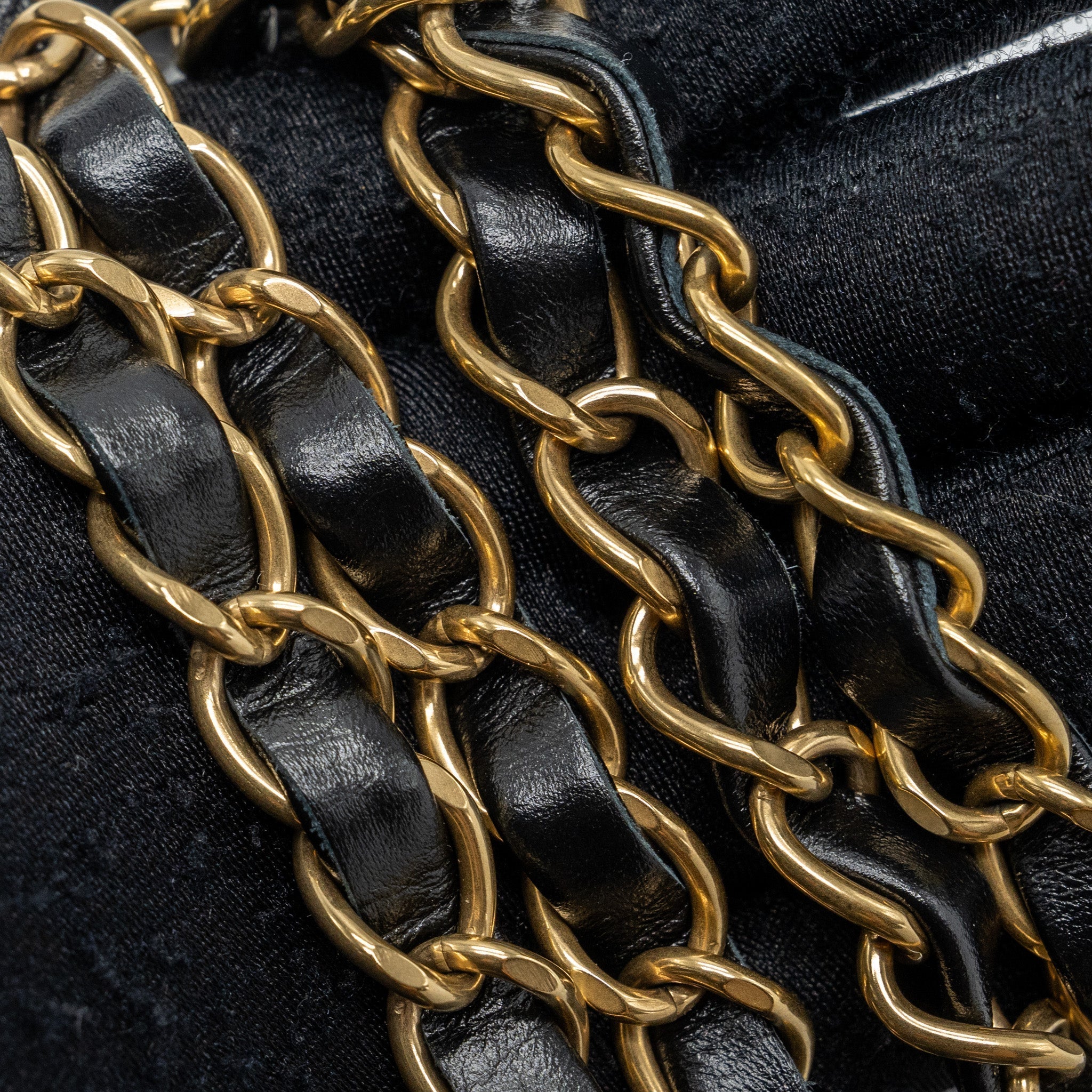 chanel-small-22-bag-gold-letter-shiny-calfskin-black-brushed-ghwmicrochip