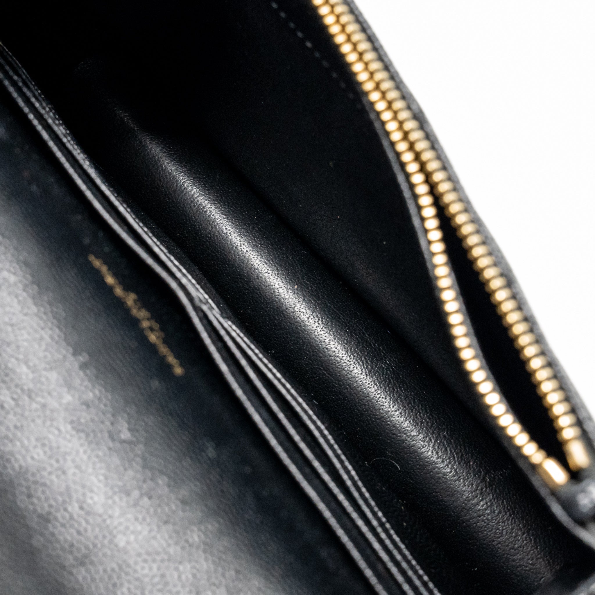 saint-laurent-ysl-envelope-chain-wallet-grained-calfskin-black-ghw