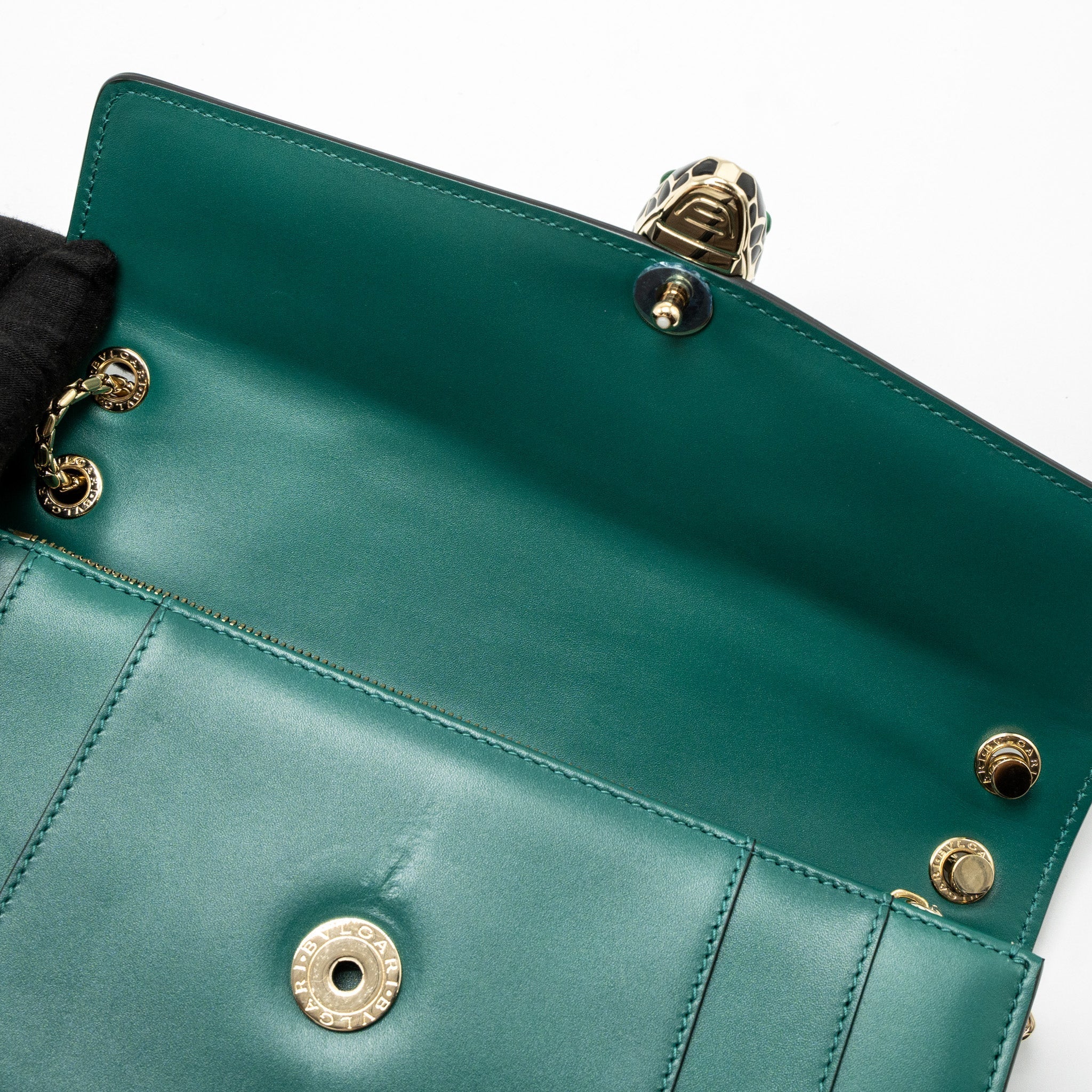 bvlgari-serpenti-forever-shoulder-bag-calfskin-green-lghw-1