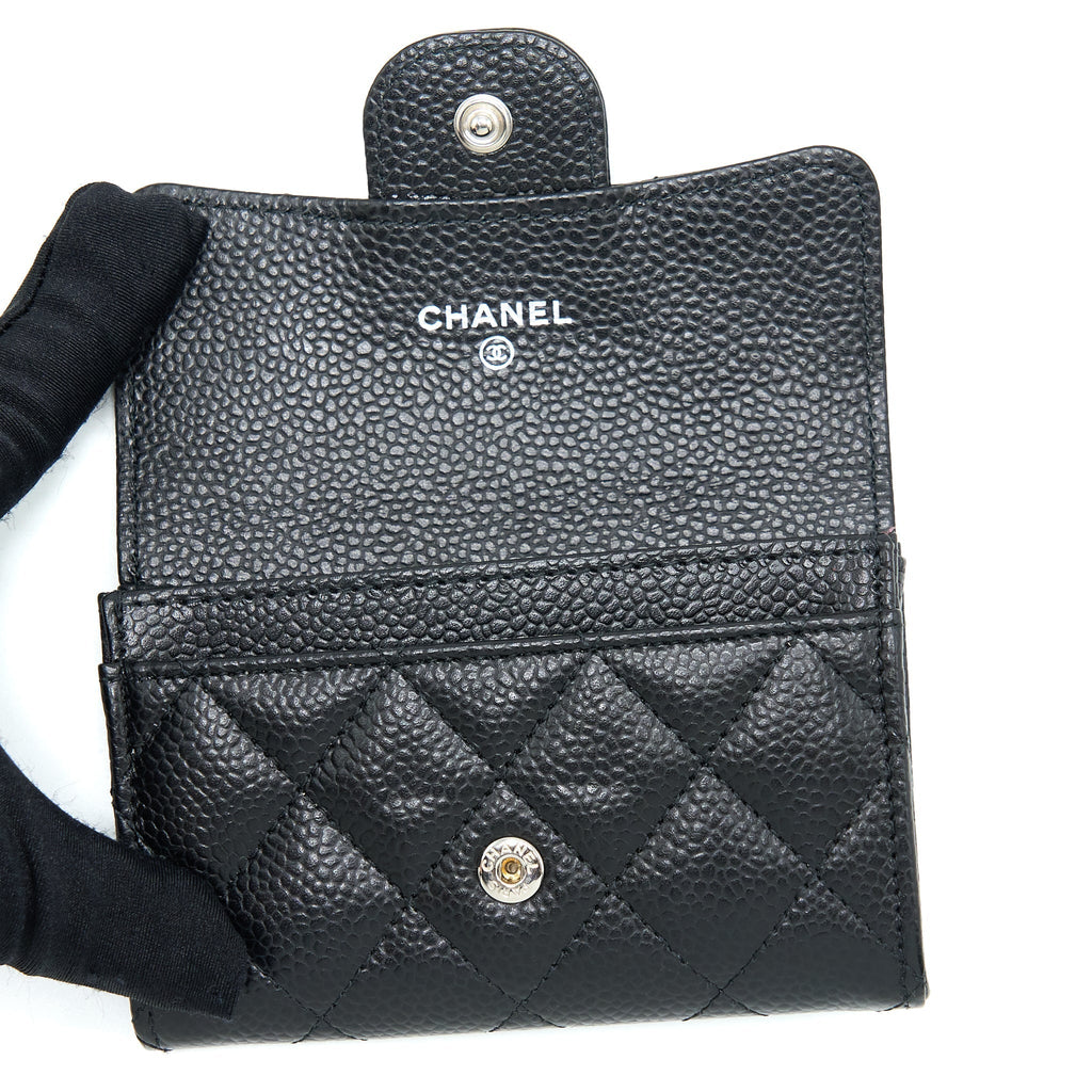 chanel-classic-flap-card-holder-caviar-black-shw-3
