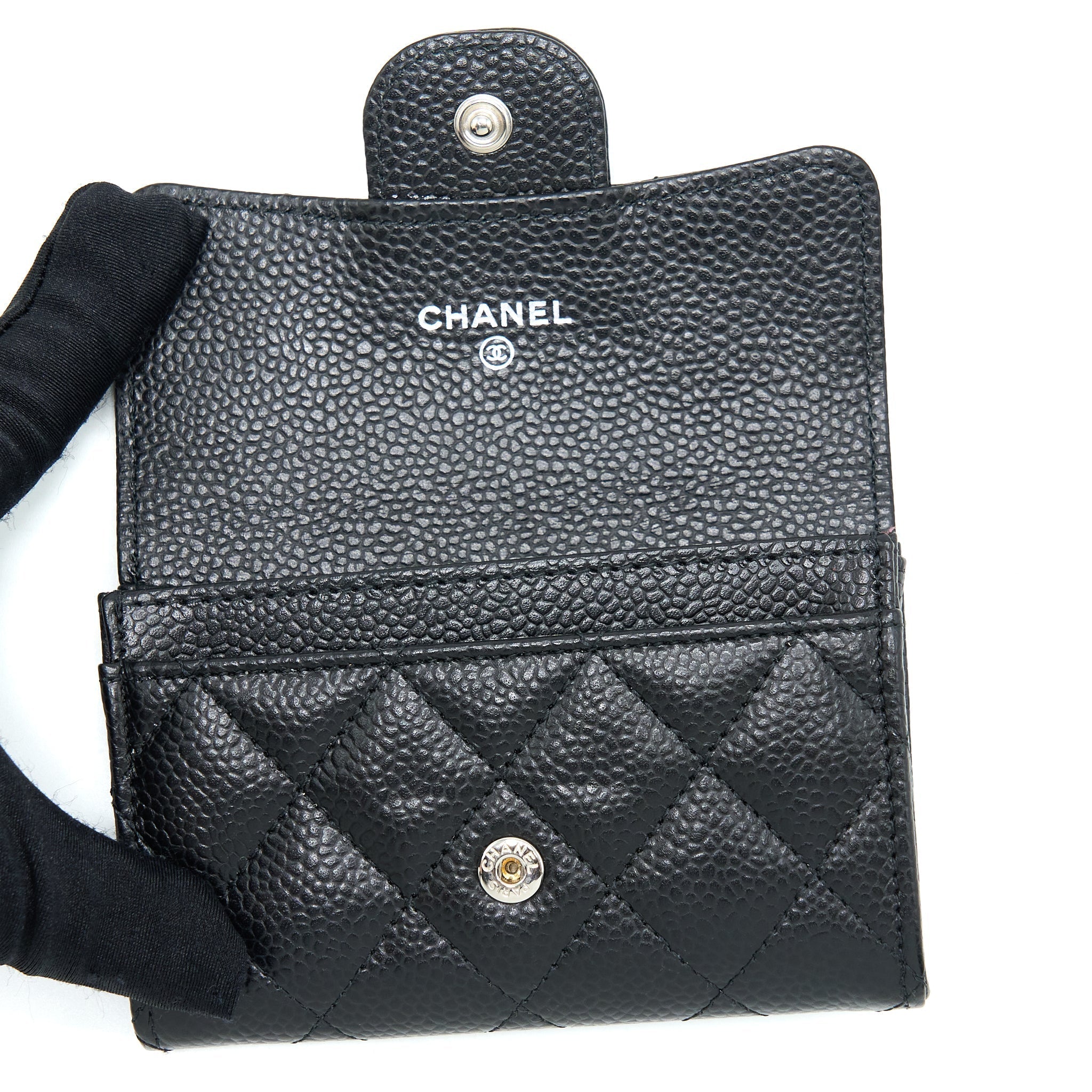chanel-classic-flap-card-holder-caviar-black-shw-3