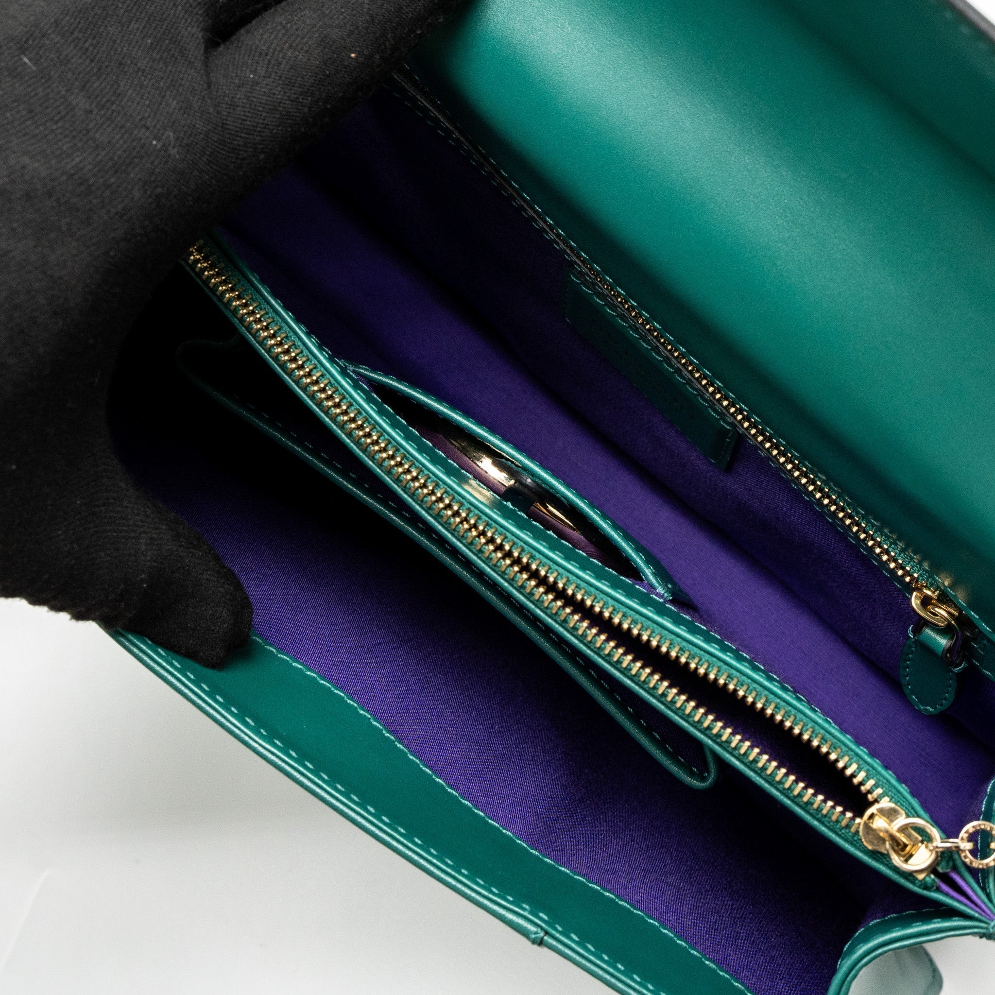 bvlgari-serpenti-forever-shoulder-bag-calfskin-green-lghw-1