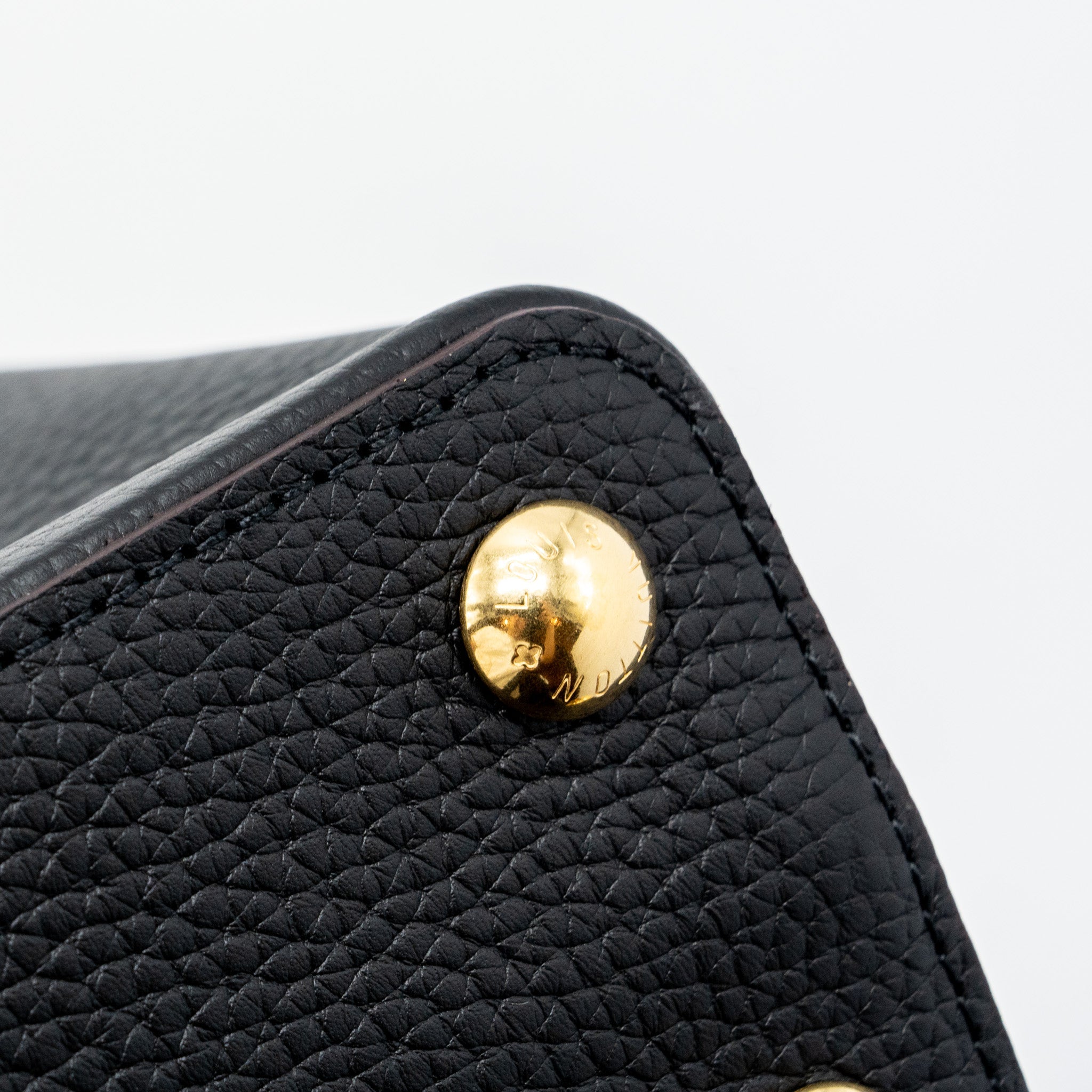 louis-vuitton-capucines-bb-taurillon-black-ghwnew-version