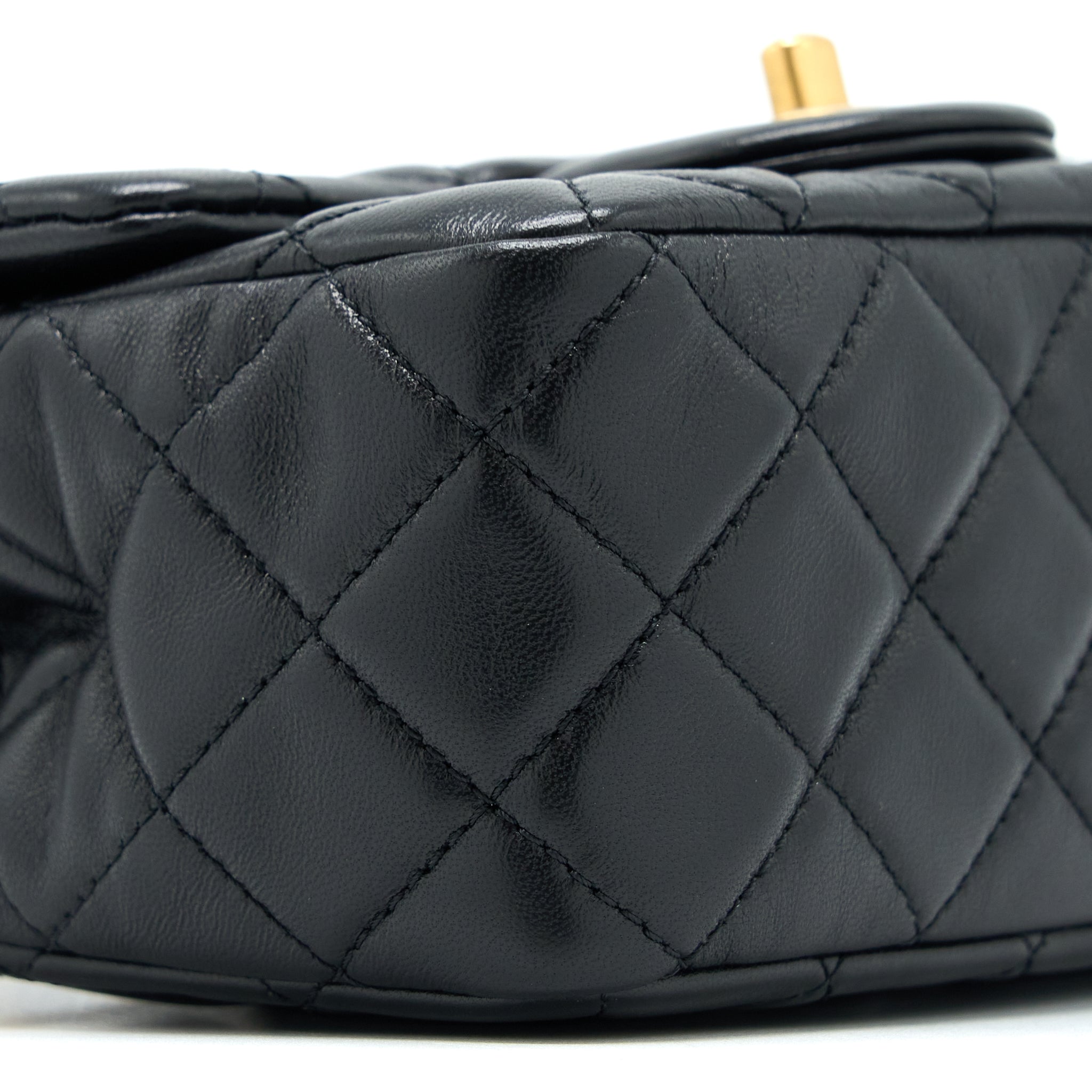 chanel-22s-pearl-crush-mini-square-flap-bag-lambskin-black-ghwmicrochip