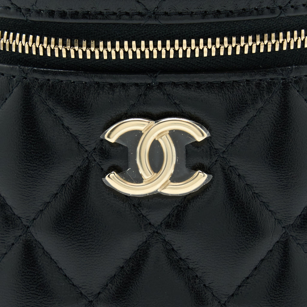 chanel-22s-top-handle-vanity-lambskin-black-lghw