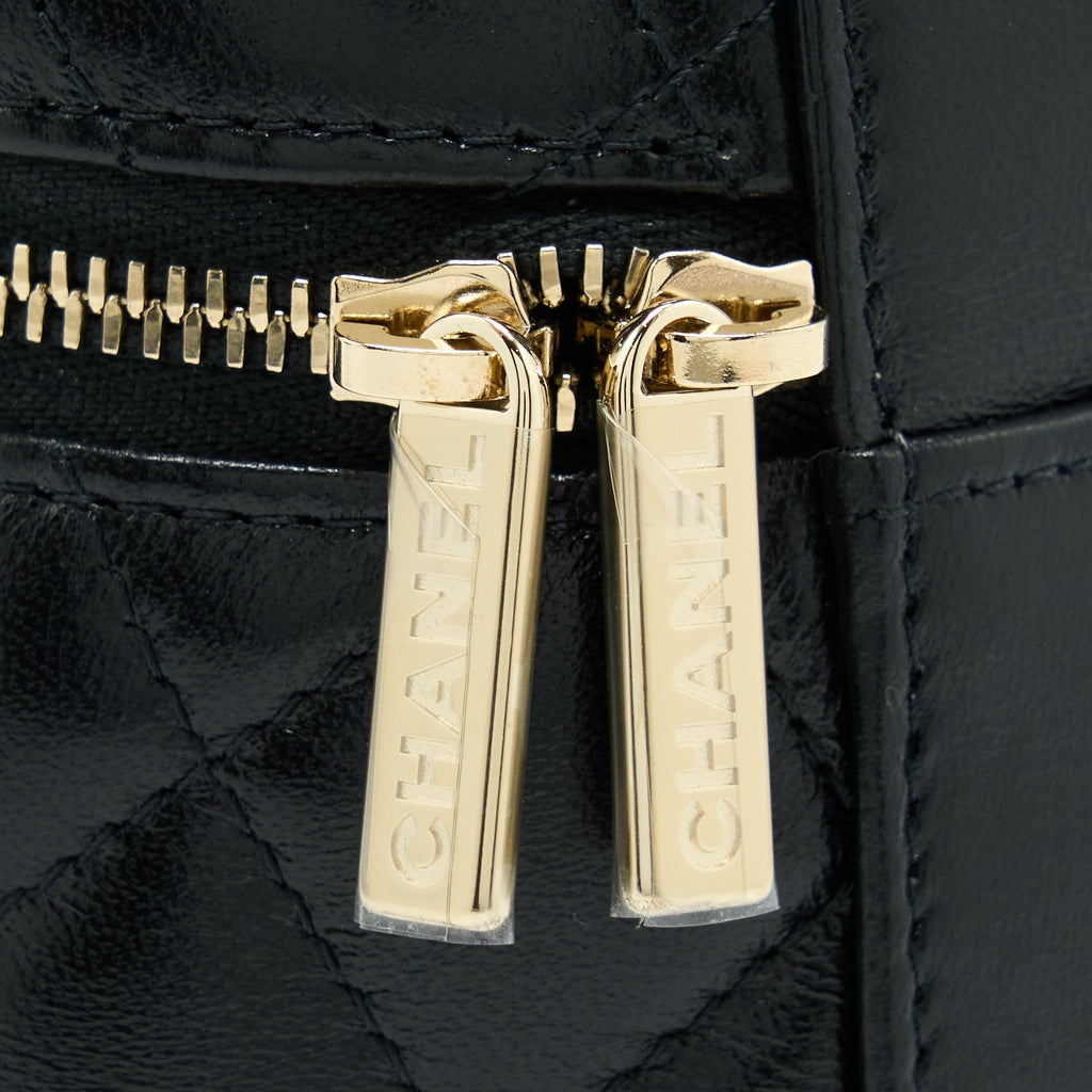 chanel-22s-top-handle-vanity-lambskin-black-lghw