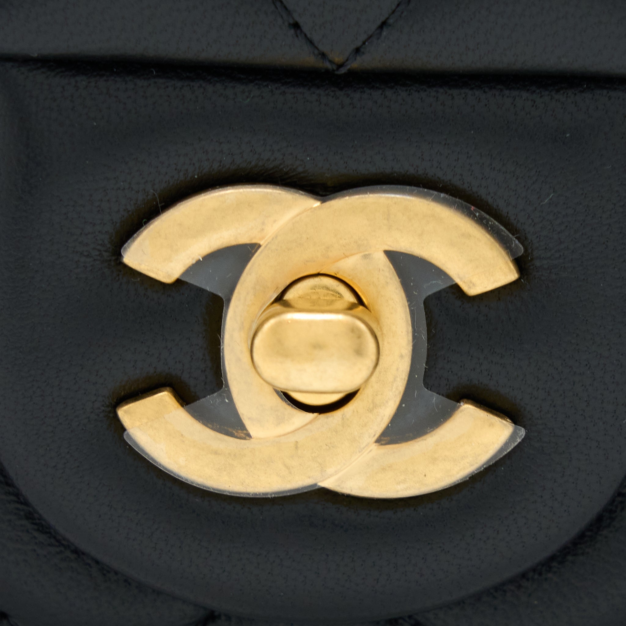 chanel-22s-pearl-crush-mini-square-flap-bag-lambskin-black-ghwmicrochip