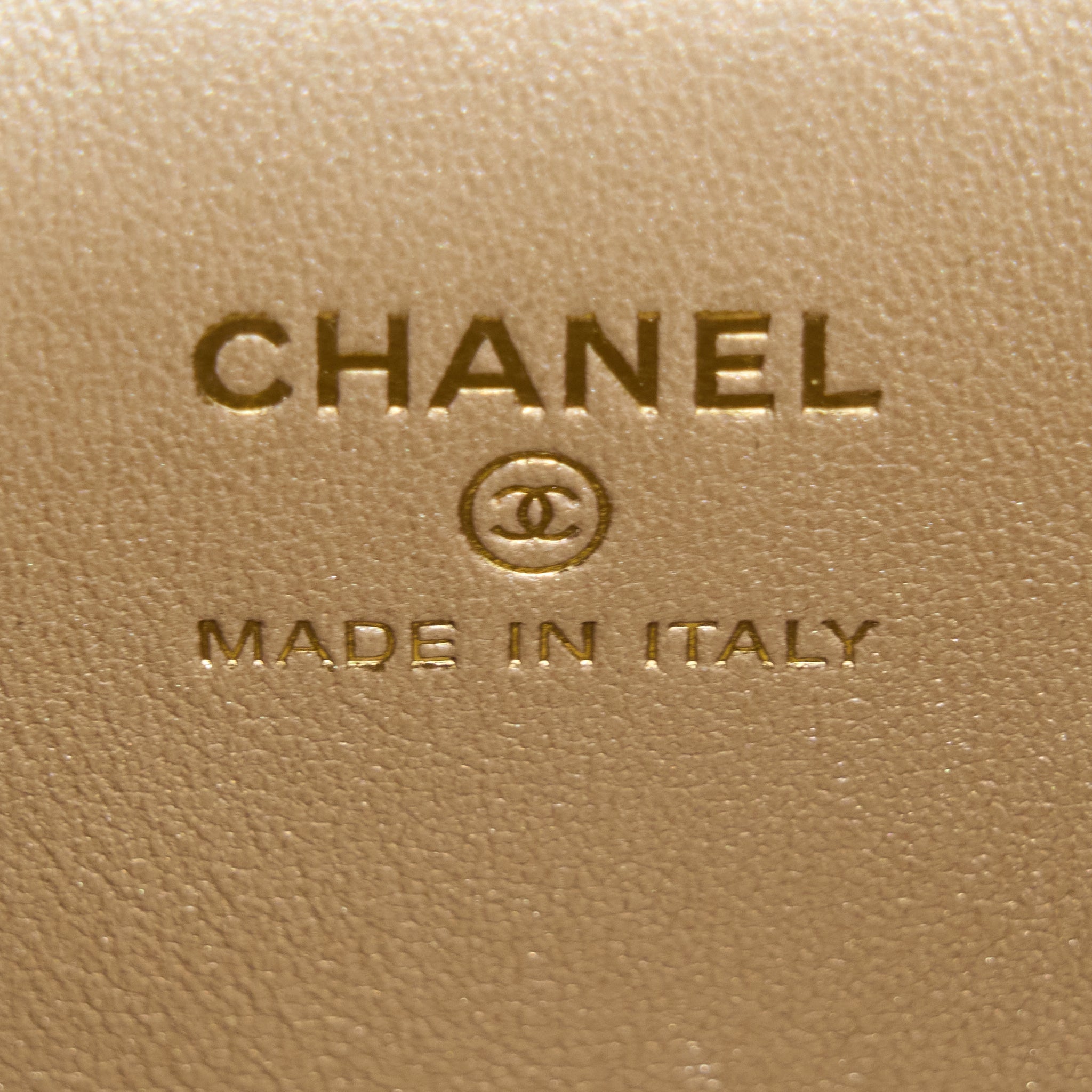 chanel-22s-top-handle-vanity-lambskin-black-lghw