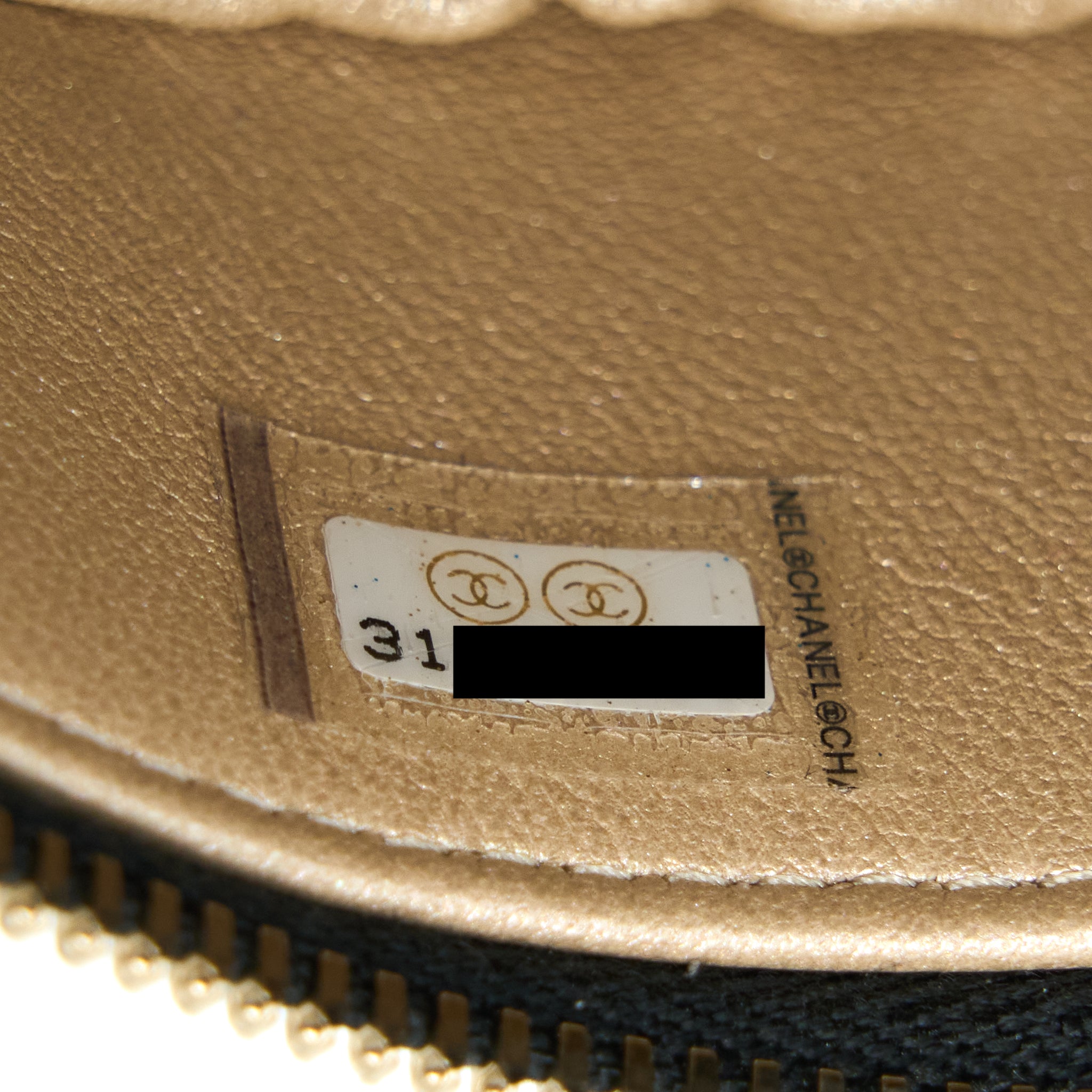 chanel-22s-top-handle-vanity-lambskin-black-lghw