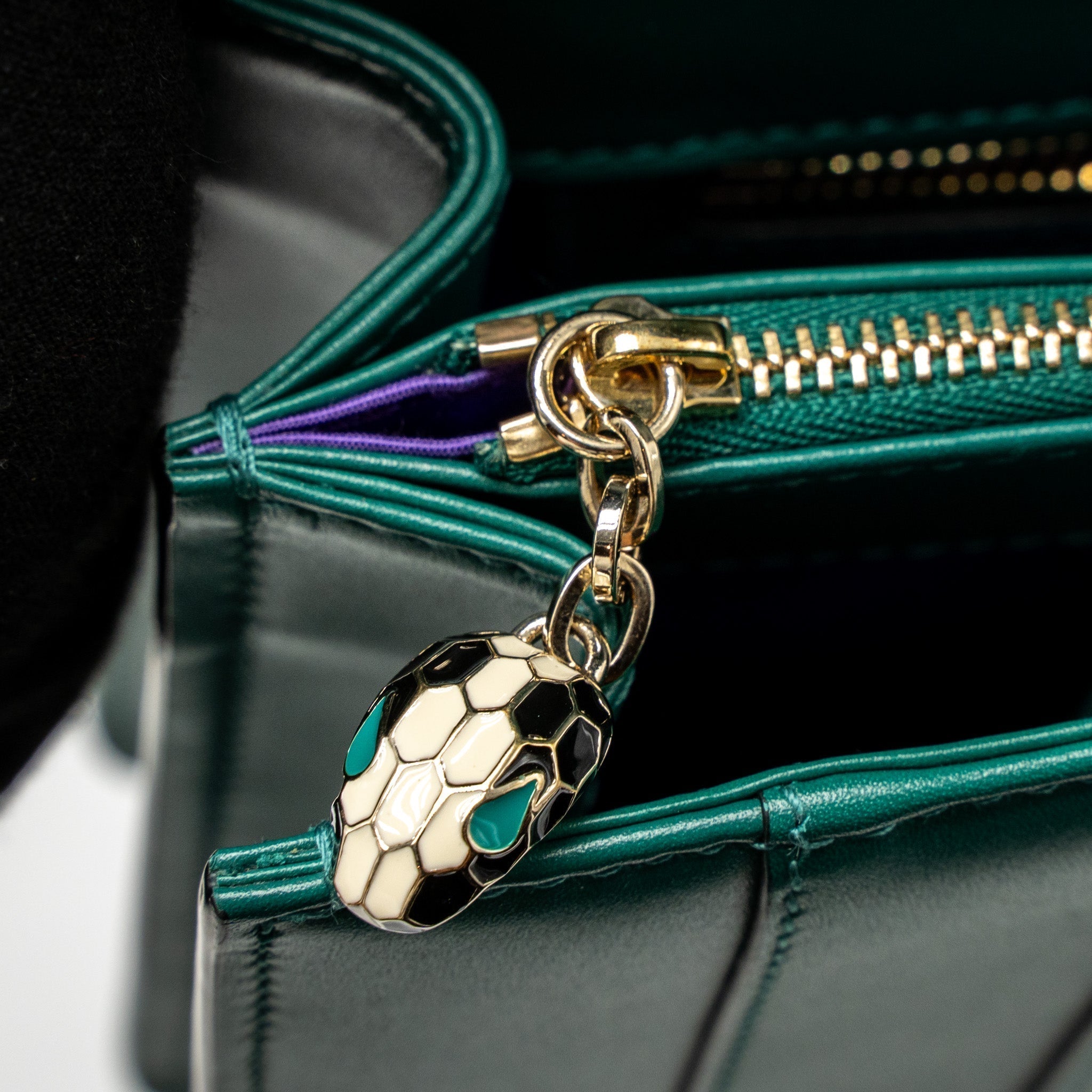 bvlgari-serpenti-forever-shoulder-bag-calfskin-green-lghw-1