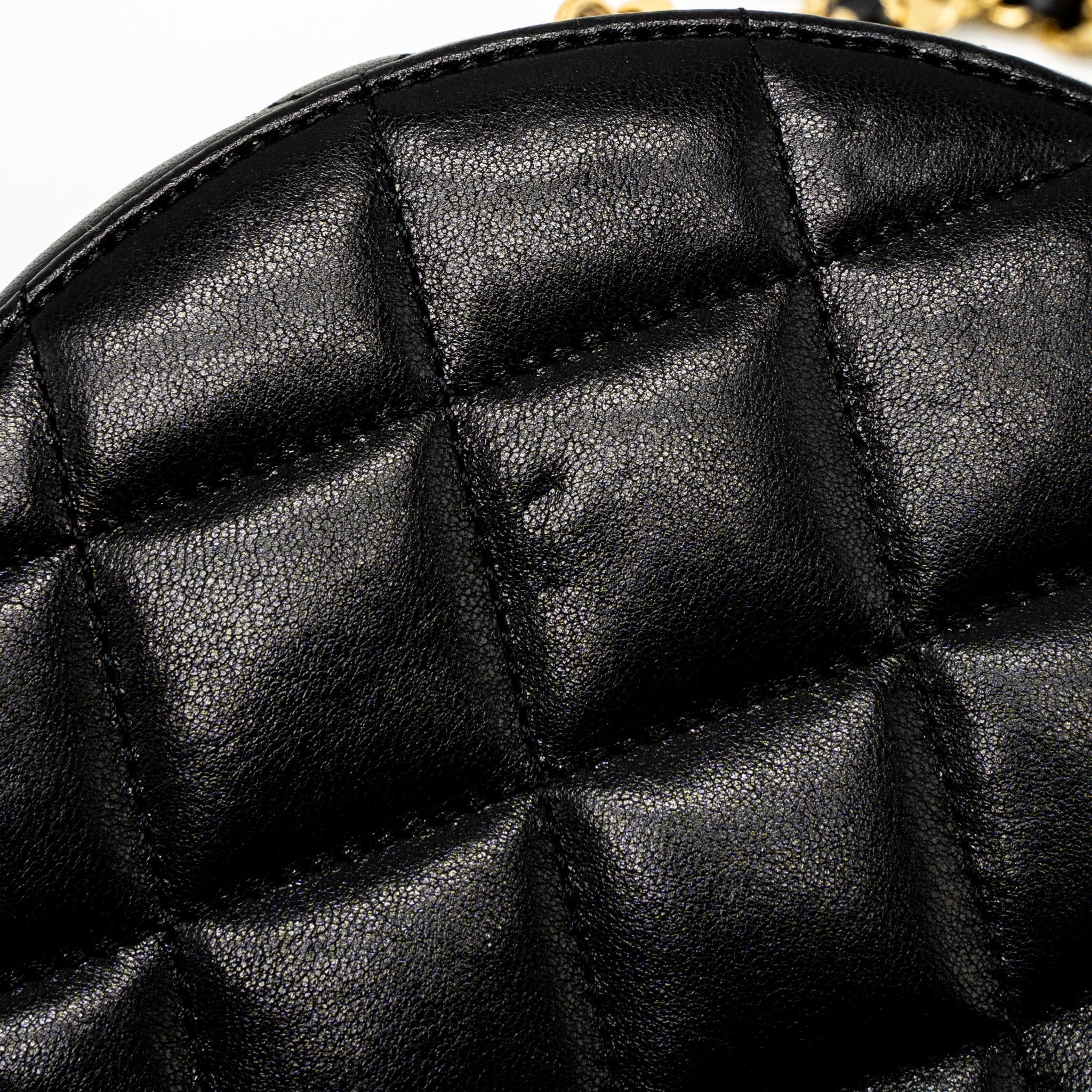 chanel-round-vanity-with-round-handle-crossbody-bag-lambskin-black-ghw-microchip