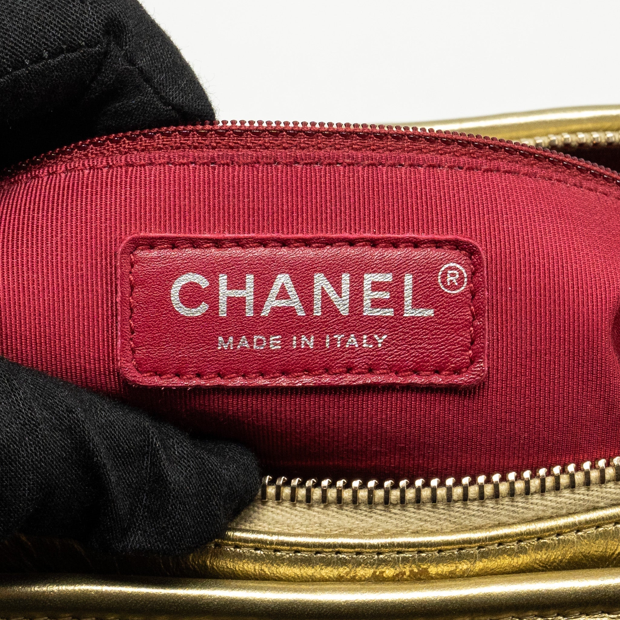 chanel-gabrielle-hobo-bag-calfskin-metallic-gold-multicolor-hardware
