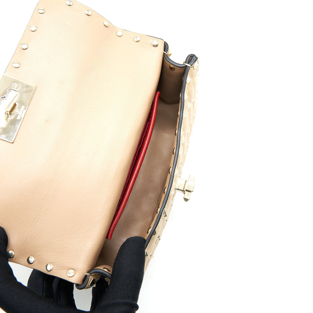 valentino-garavani-small-rockstud-spike-shoulder-bag-beige-lghw