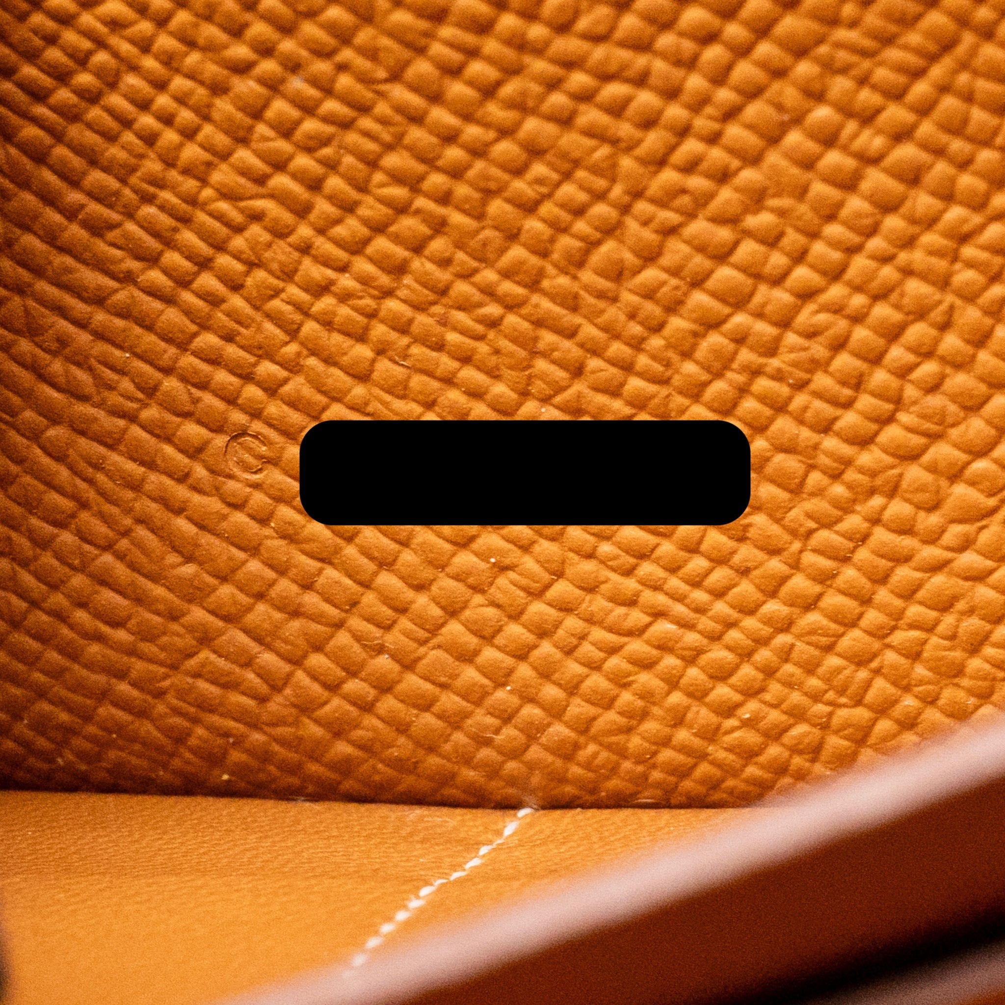 hemes-kelly-long-wallet-epsom-gold-ghw-stamp-c