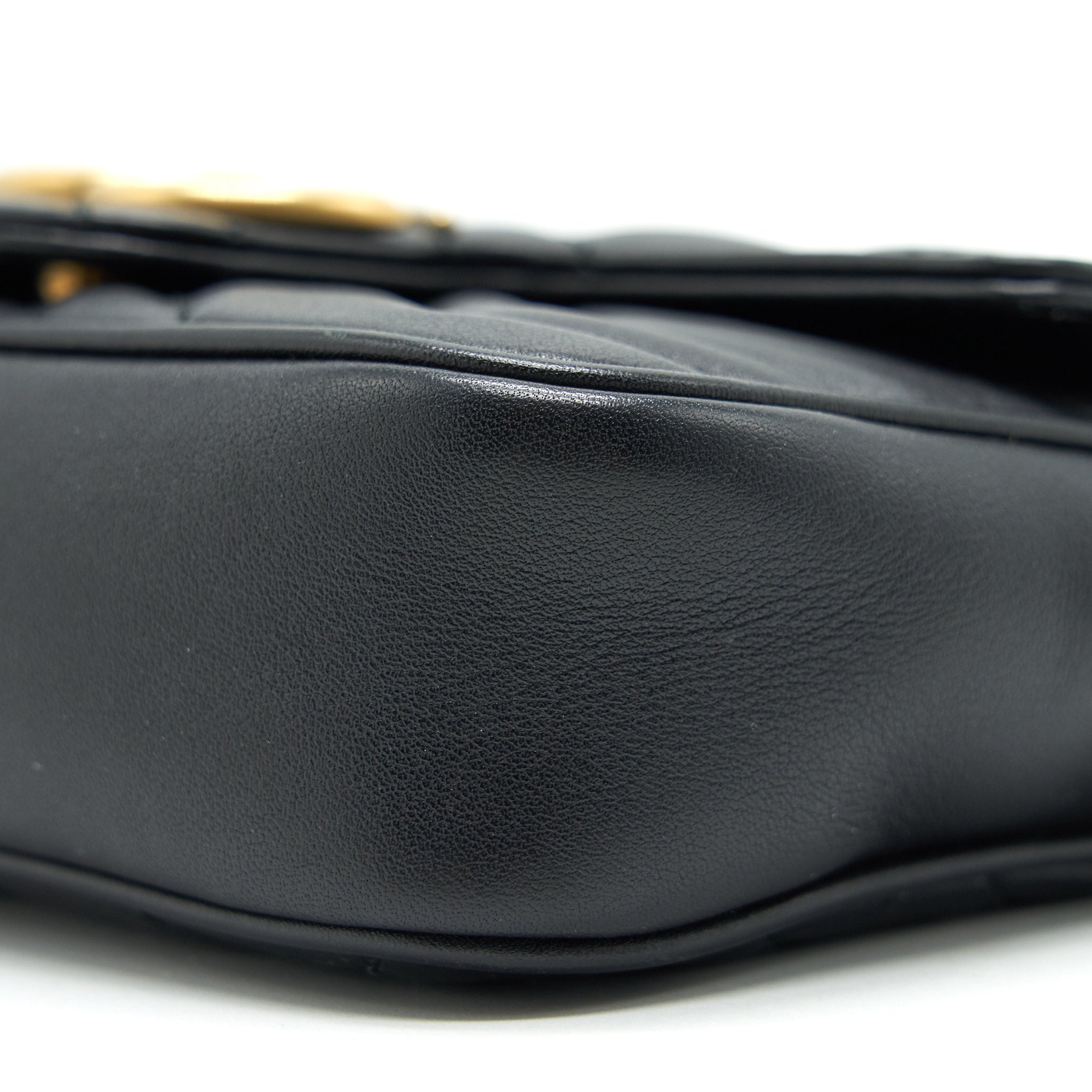 gucci-gg-marmont-super-mini-black-ghw