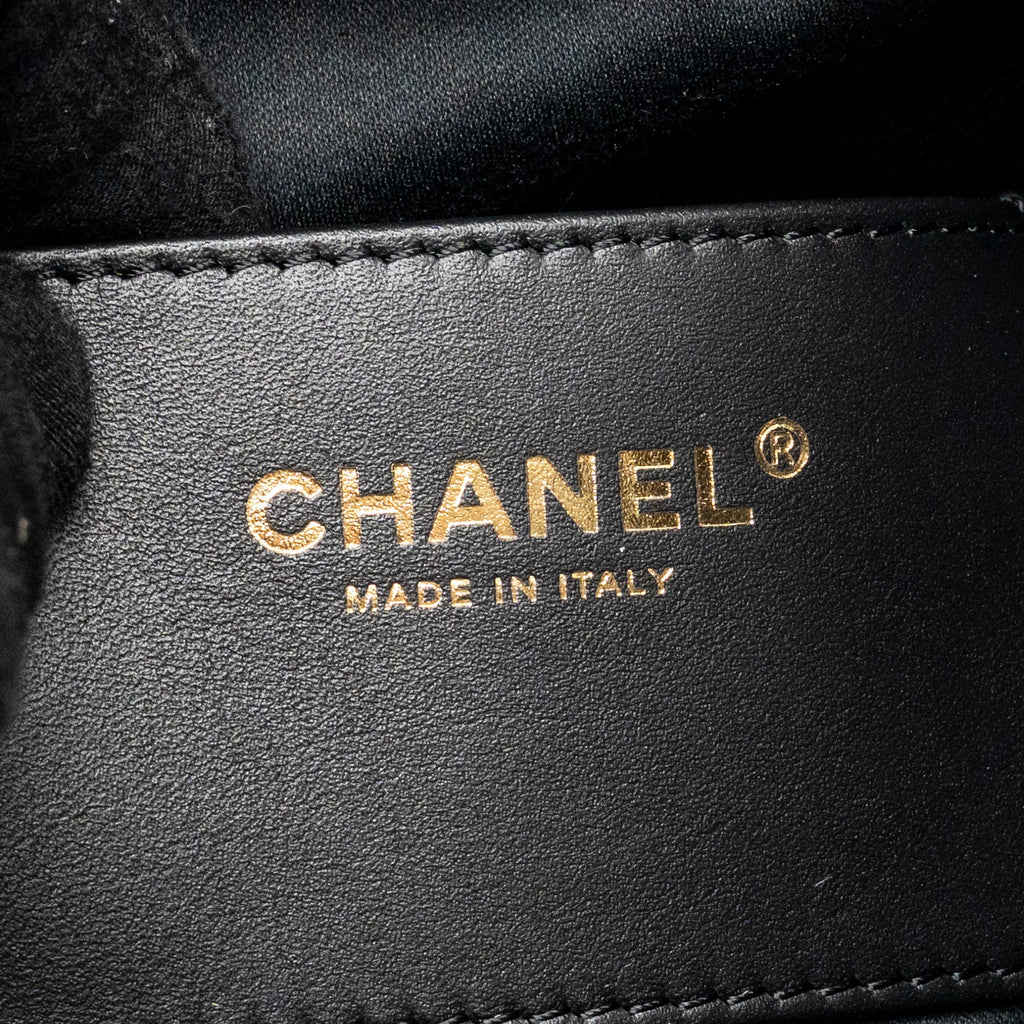 chanel-small-25-bag-caviar-black-ghwmicrochip
