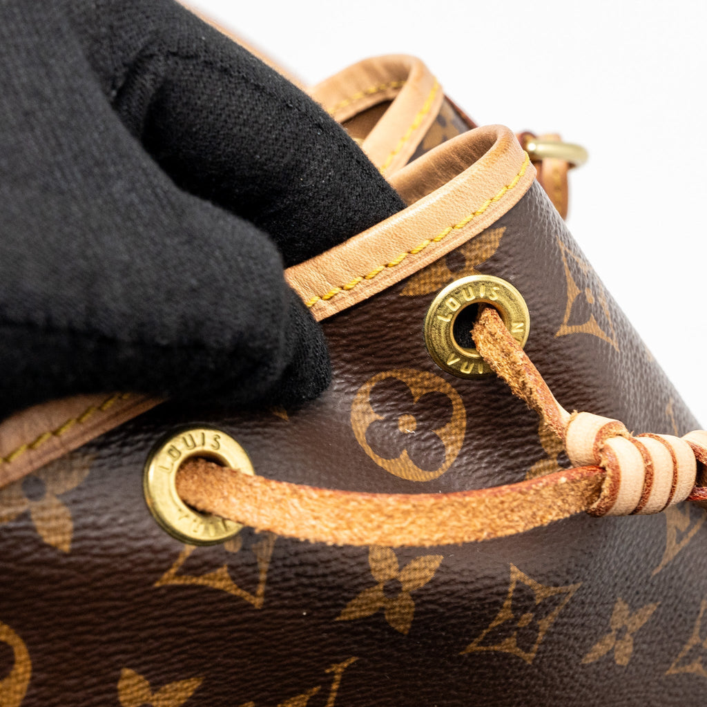 louis-vuitton-petit-noe-bb-monogram-canvas-ghw