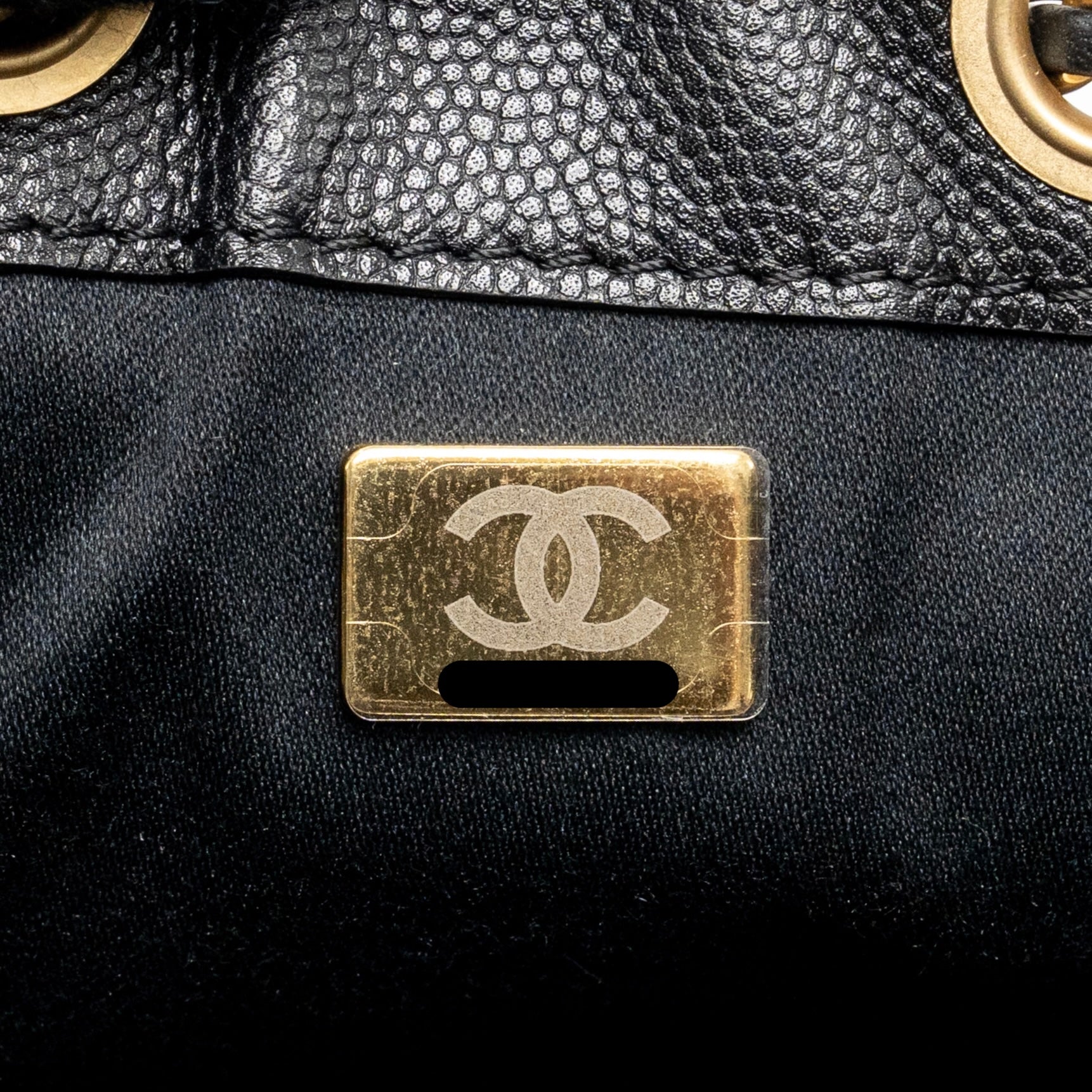 chanel-small-25-bag-caviar-black-ghwmicrochip
