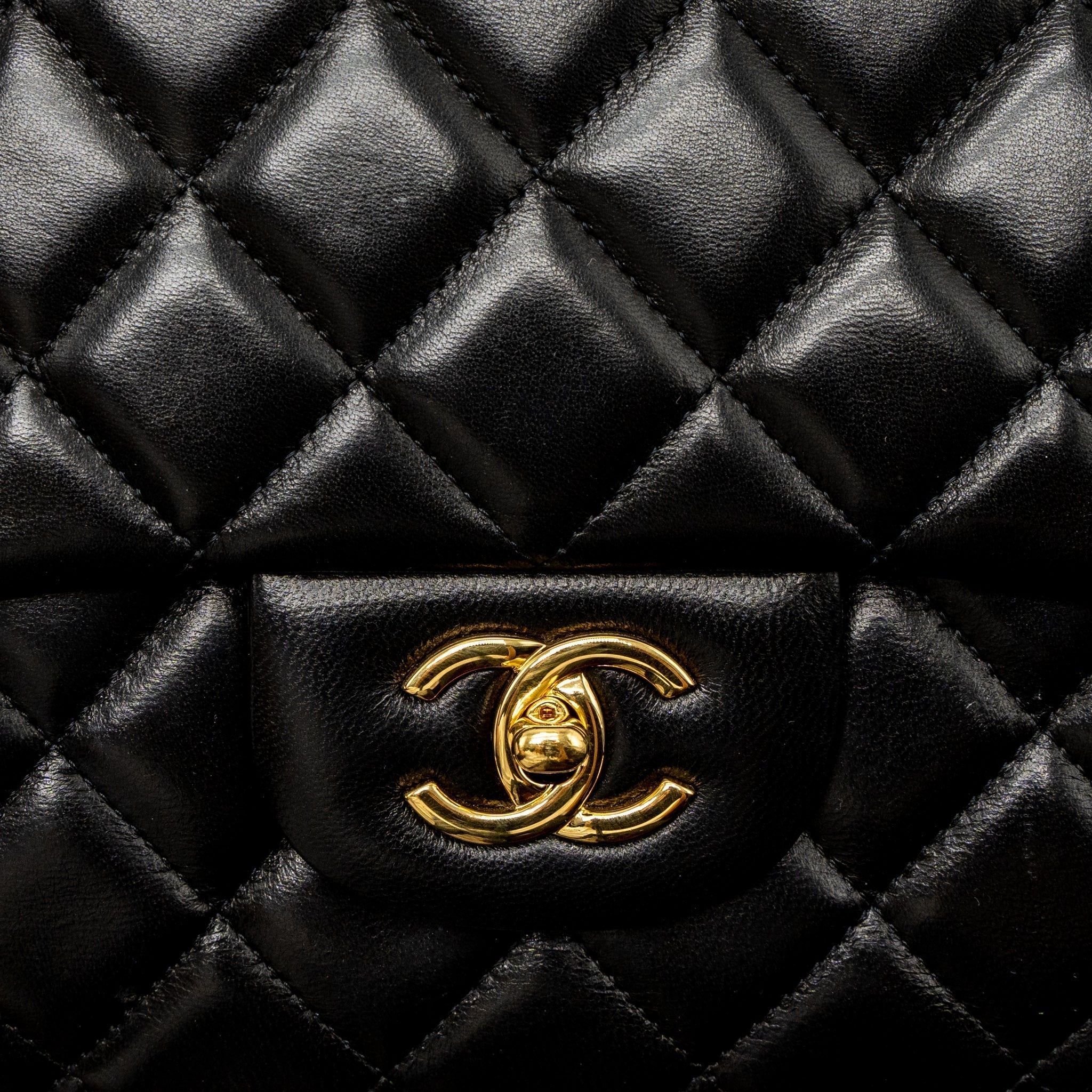 chanel-maxi-classic-single-flap-bag-lambskin-black-ghw