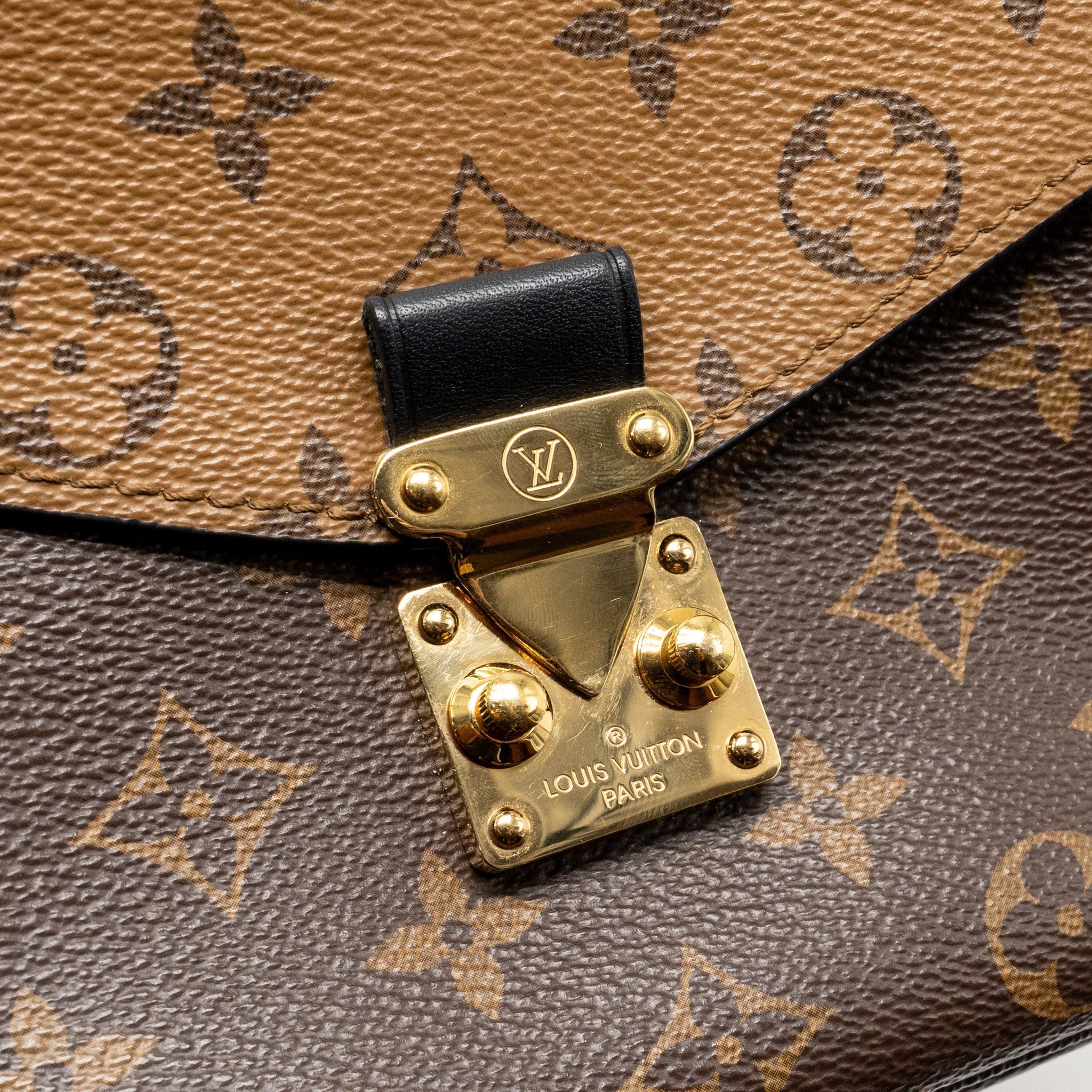 louis-vuitton-pochette-metis-monogram-reverse-canvas-ghw-11