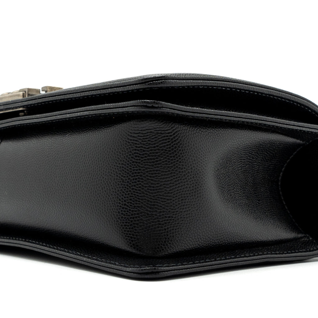 chanel-medium-boy-bag-caviar-black-ruthenium-silver-hardwaremicrochip