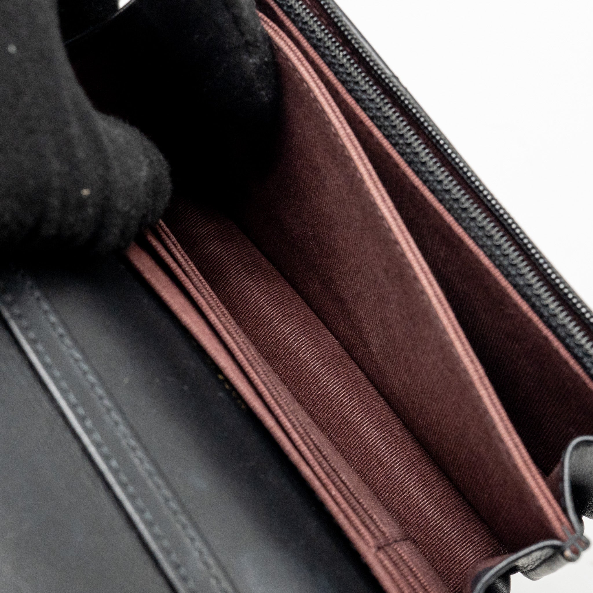 chanel-mini-2-55-reissue-wallet-on-chain-aged-calfskin-black-ghwmicrochip