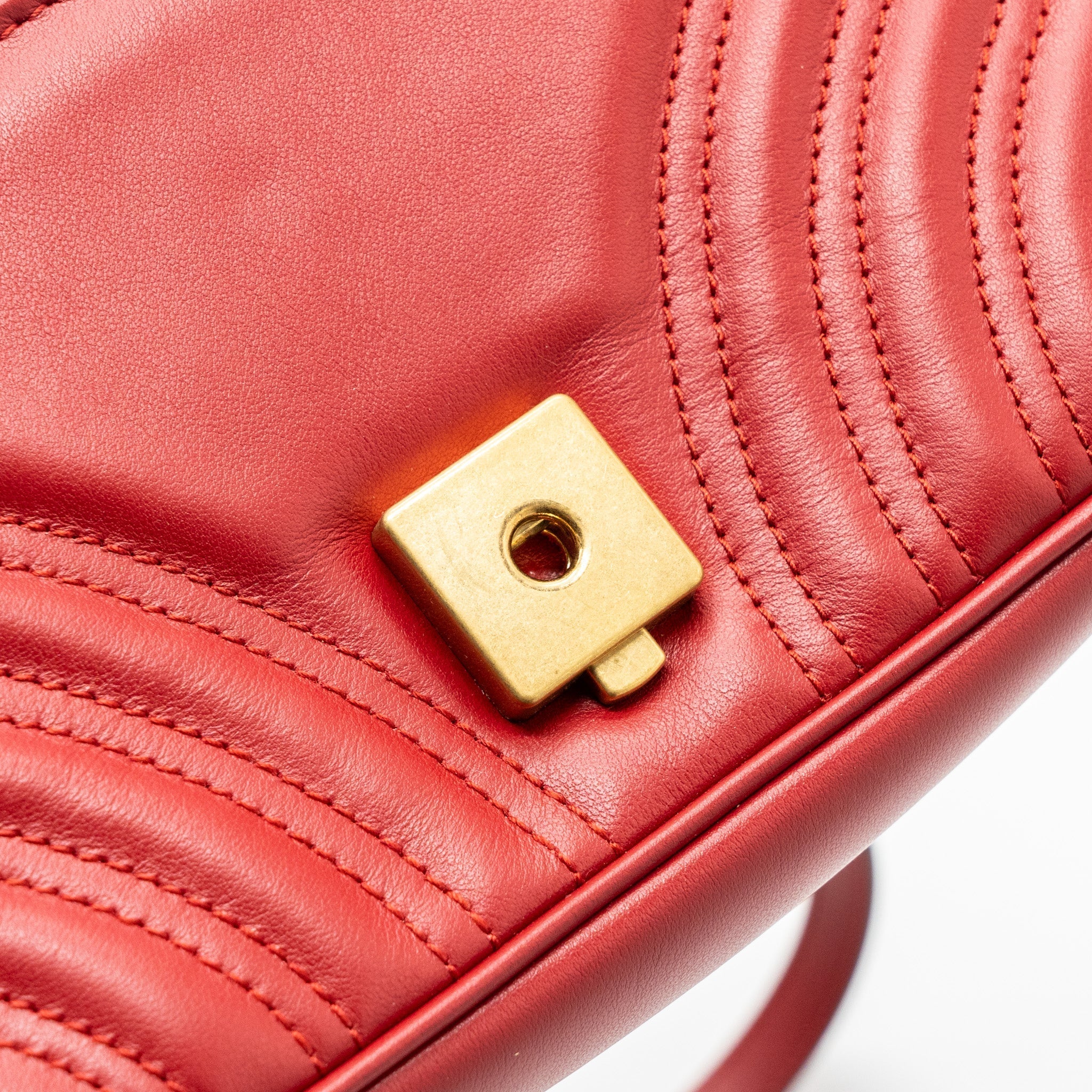 gucci-mini-gg-marmont-shoulder-bag-calfskin-red-ghw