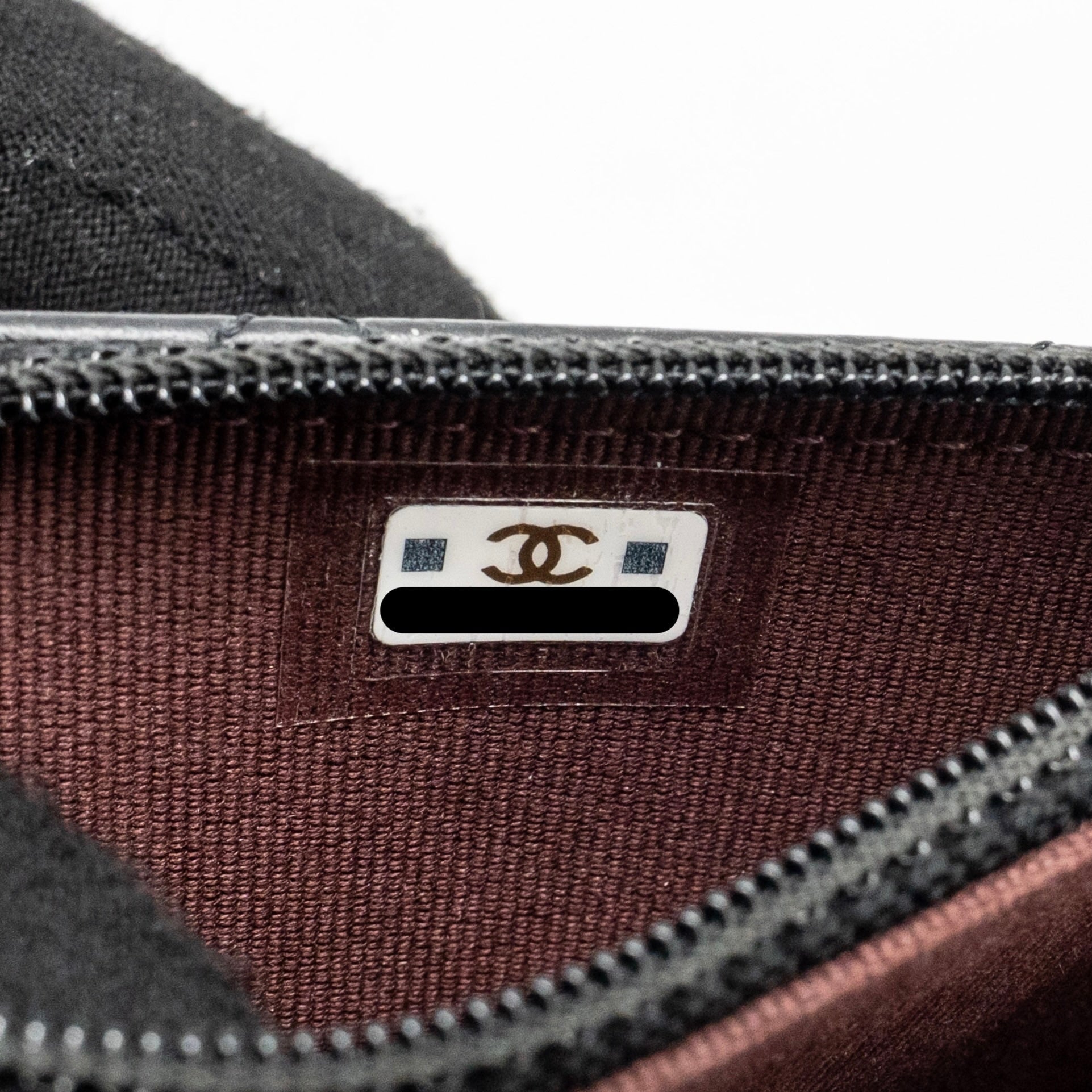 chanel-mini-2-55-reissue-wallet-on-chain-aged-calfskin-black-ghwmicrochip