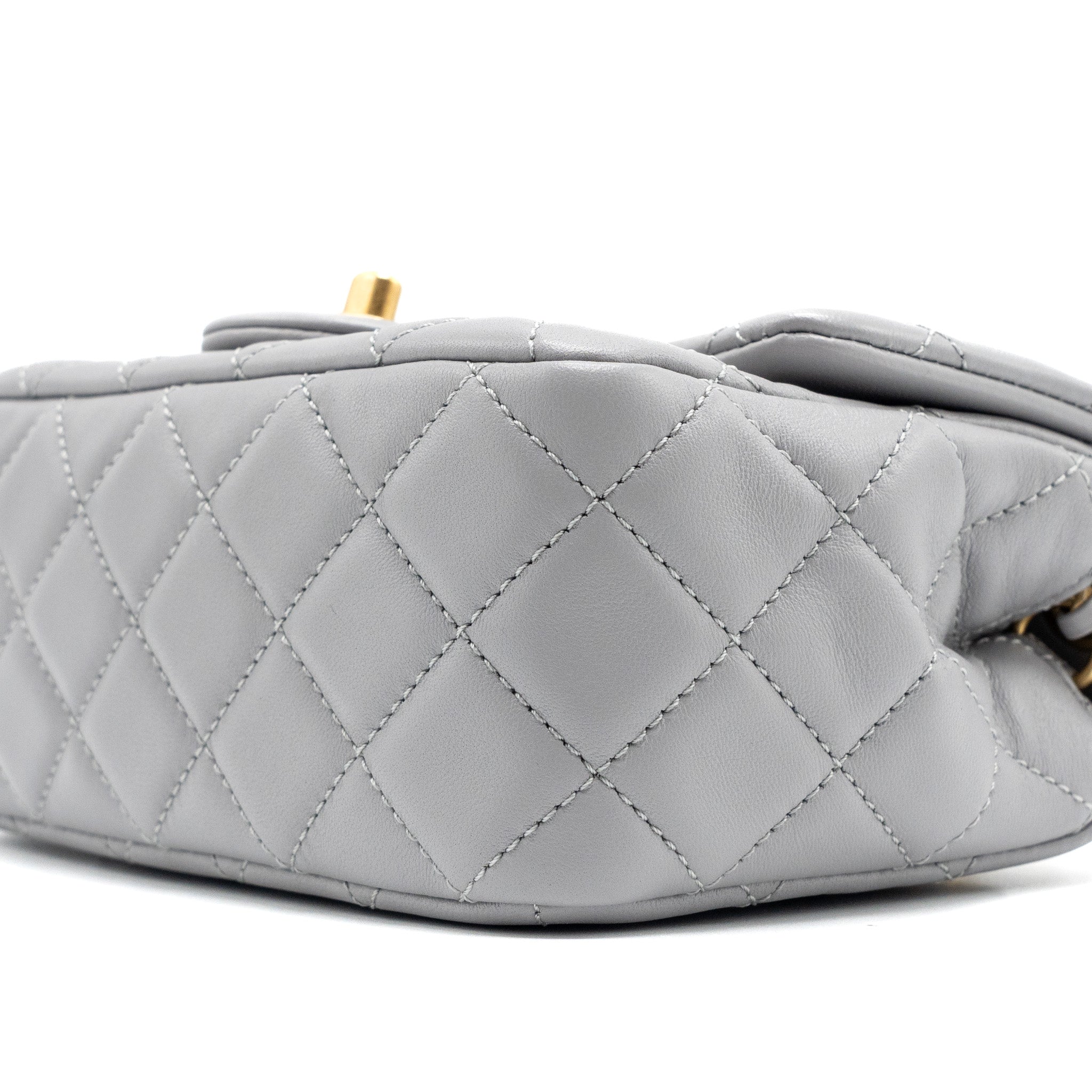 chanel-pearl-crush-mini-square-flap-bag-lambskin-light-grey-ghwmicrochip