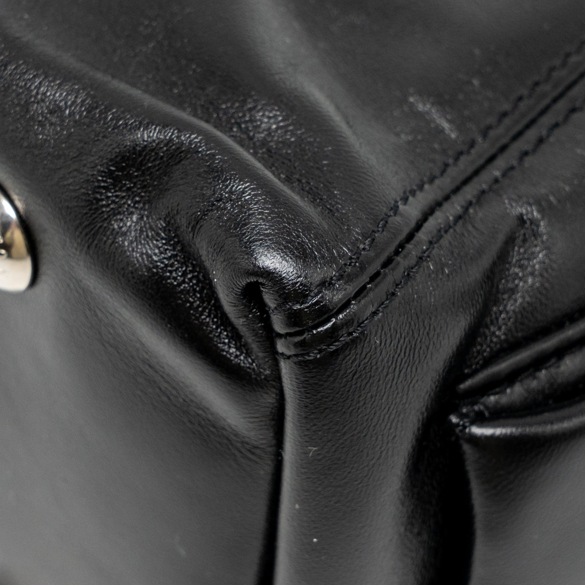 louis-vuitton-carryall-cargo-vibe-pm-lambskin-black-shw