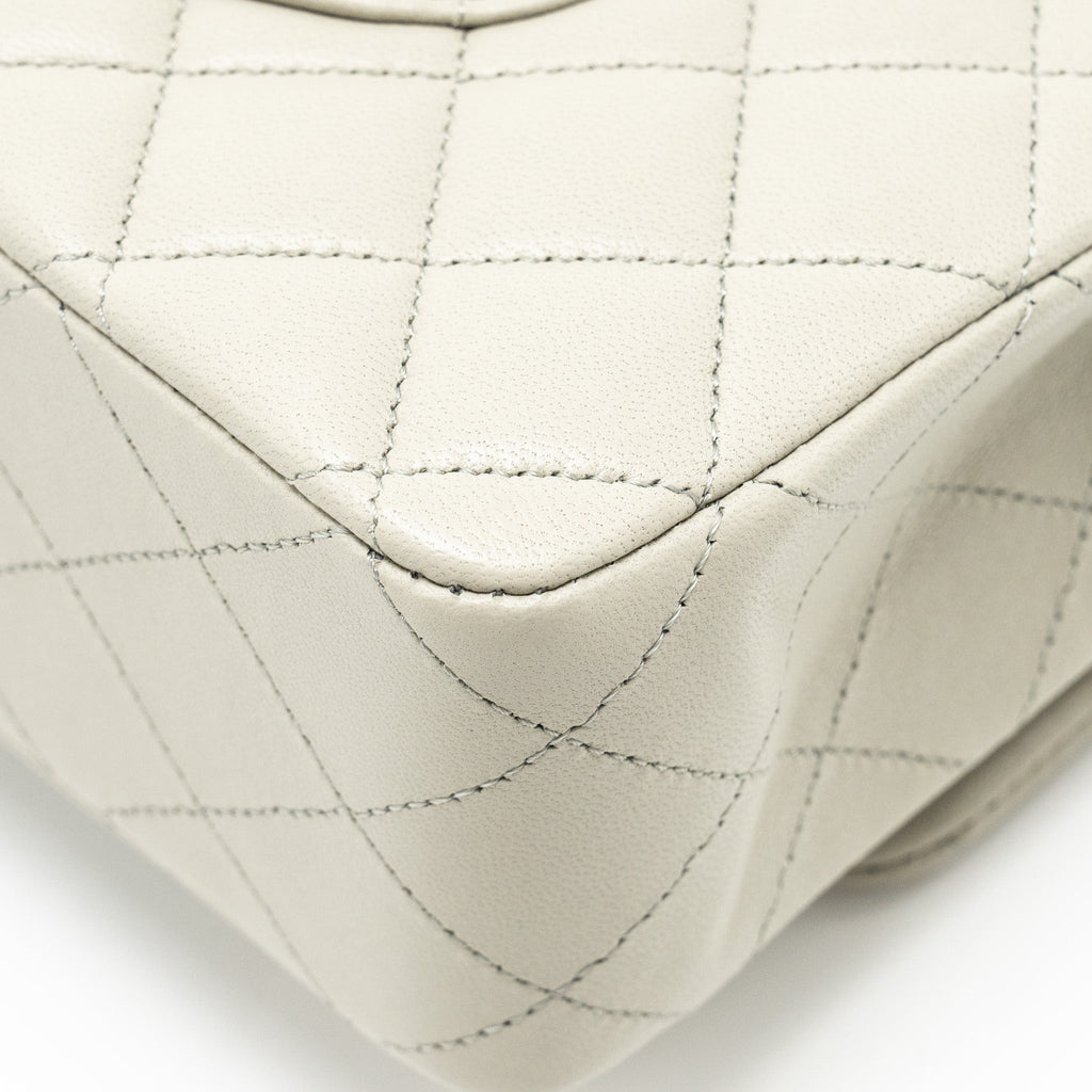 chanel-medium-classic-double-flap-bag-lambskin-light-grey-lghw-microchip-copy-1