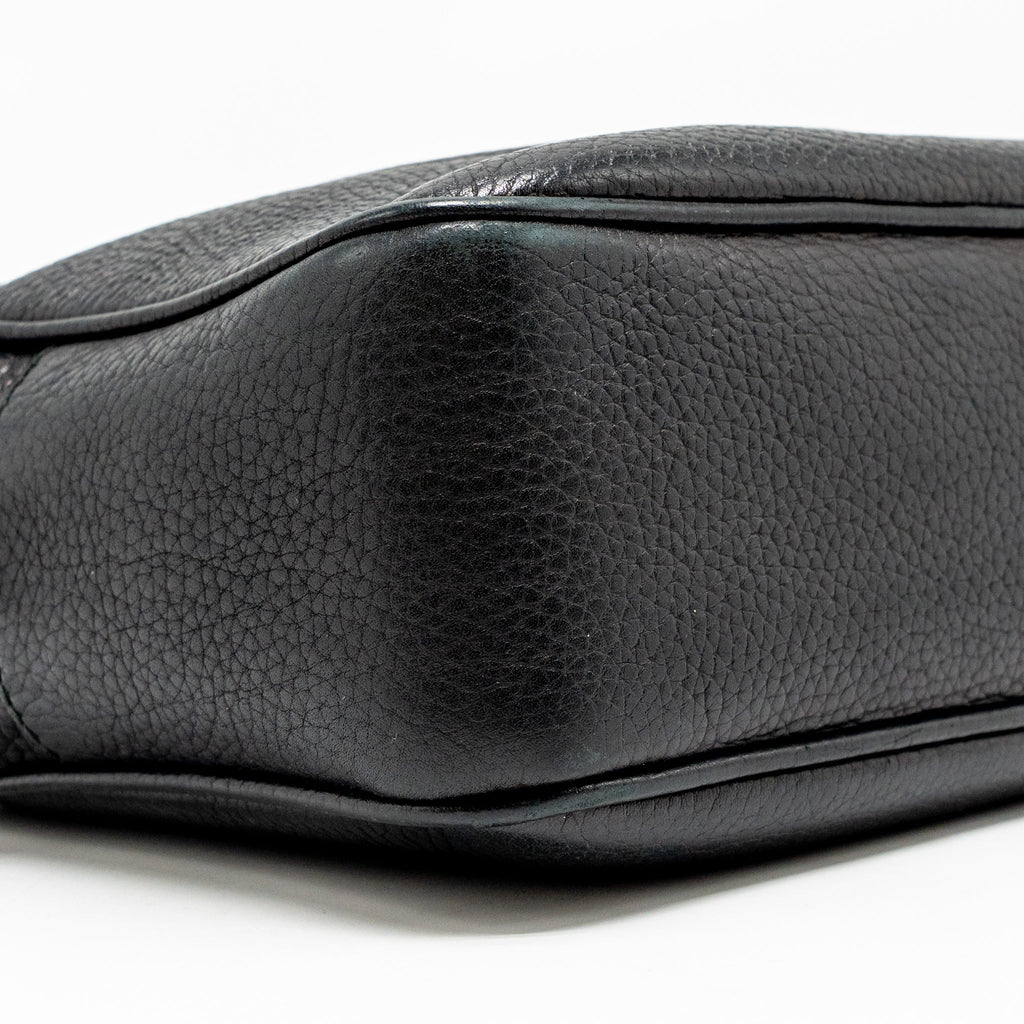 gucci-soho-disco-camera-crossbody-bag-calfskin-black-lghw-2