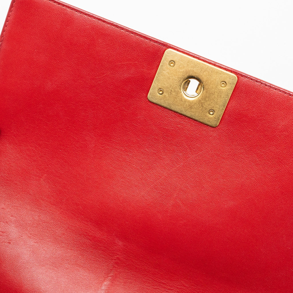chanel-medium-boy-bag-red-brushed-ghw