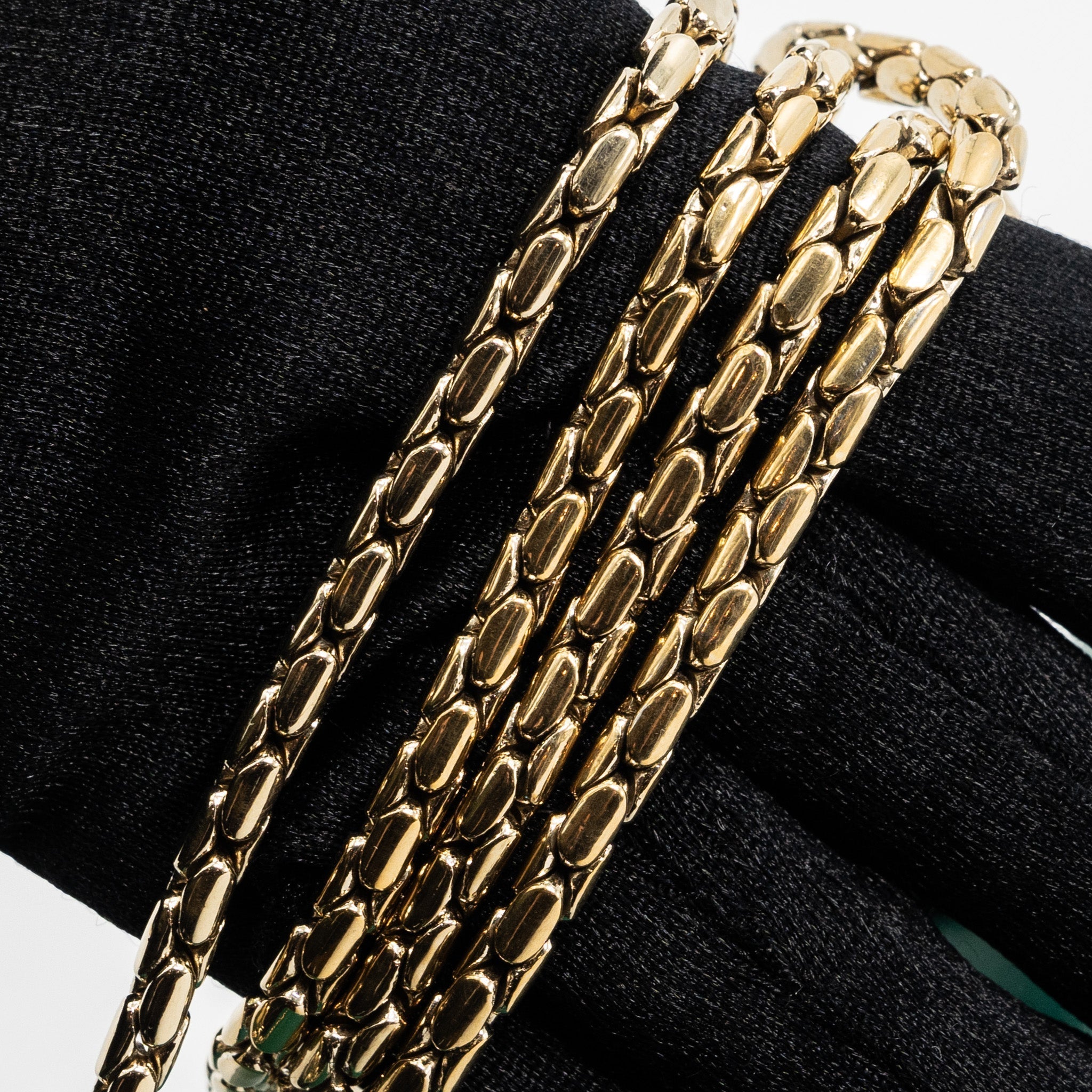 bvlgari-serpenti-forever-chain-bag-calfskin-green-lghw-1