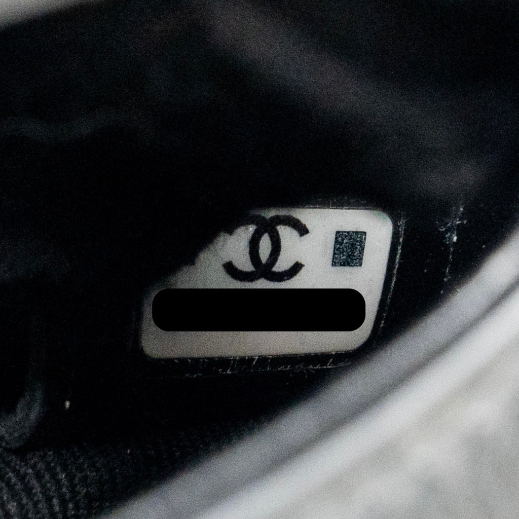 chanel-24c-mini-31-clutch-with-chain-shiny-calfskin-black-lghw-microchip-2