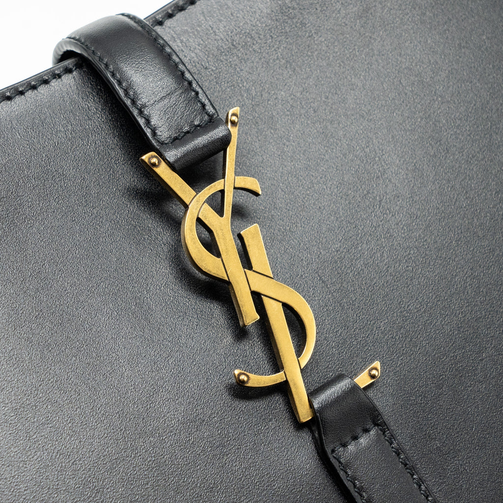saint-laurent-ysl-le-5-a-7-hobo-bag-smooth-calfskin-black-ghw