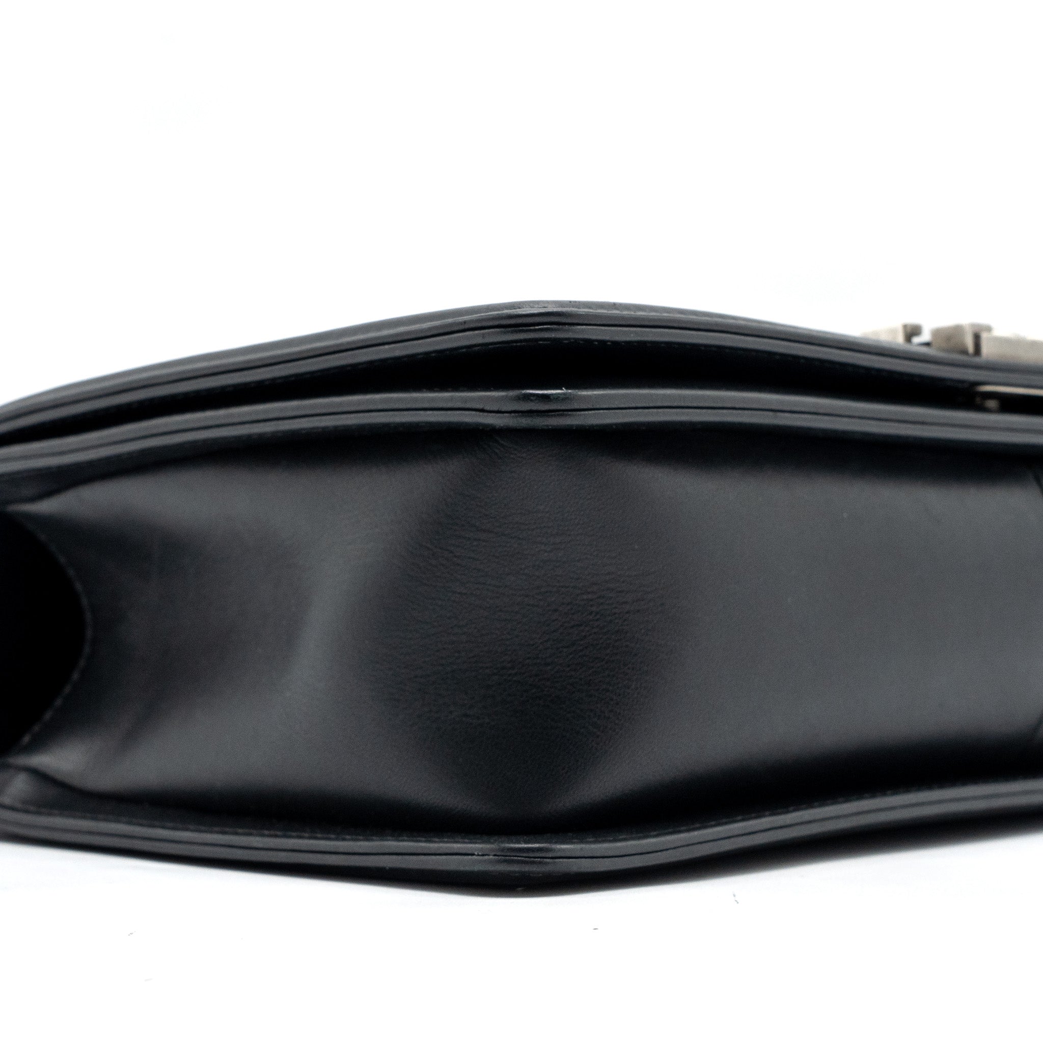 chanel-new-medium-boy-bag-smooth-calfskin-black-ruthenium-hardware