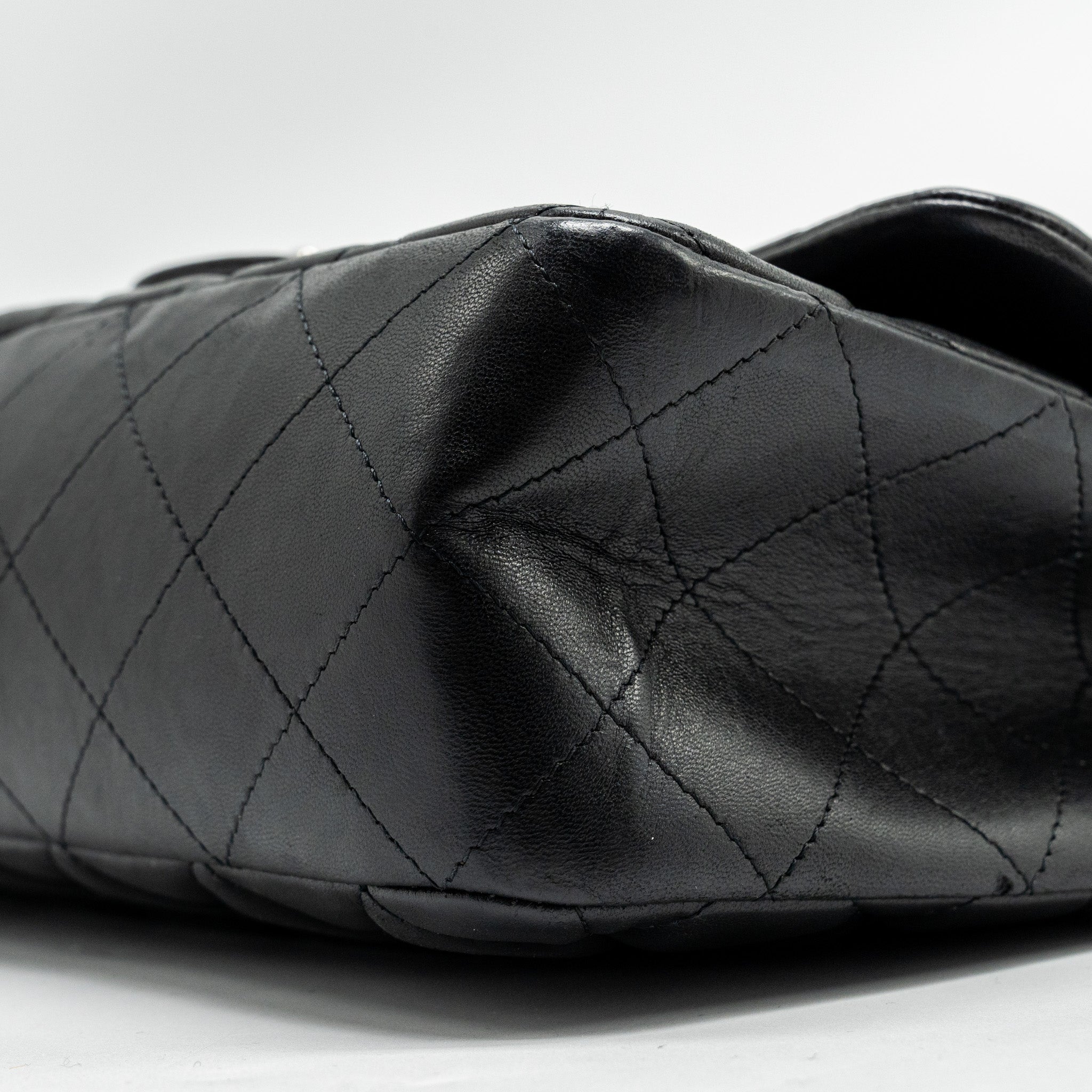 chanel-classic-single-flap-bag-lambskin-black-shw