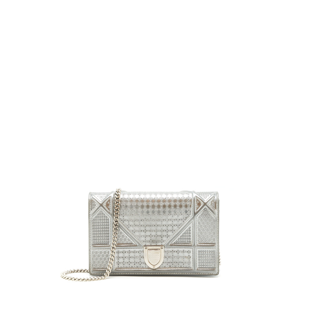 dior-diorama-wallet-on-chain-metallic-silver-shw
